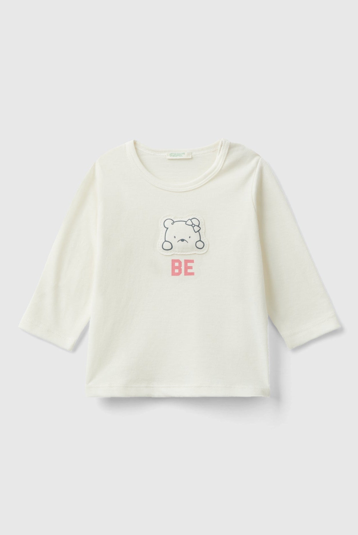 يونايتد كولورز اوف بينيتون تي شيرت من القطن 100% مع بادج