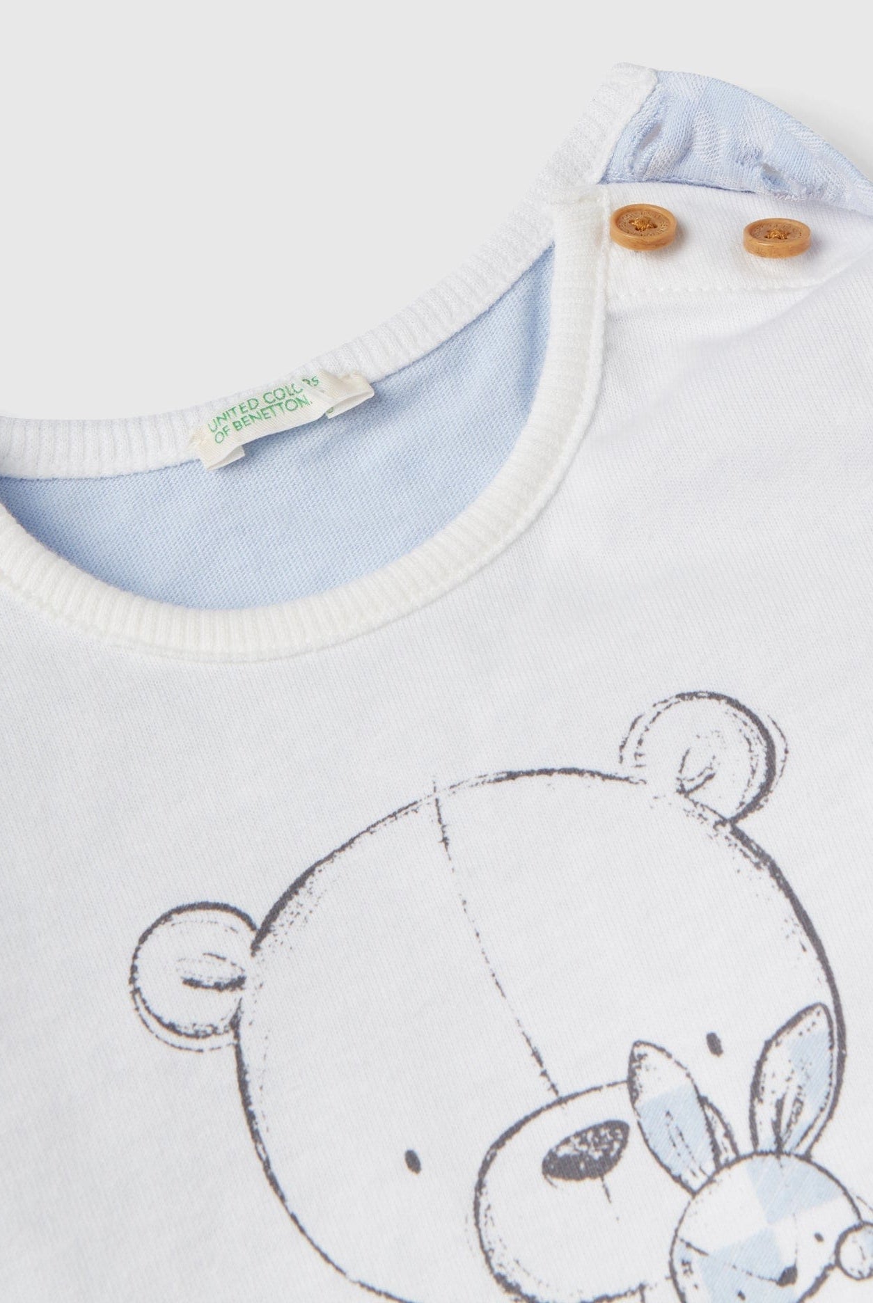 يونايتد كولورز اوف بينيتون تيشيرت رضع بطبعة دبدوب ونظارات