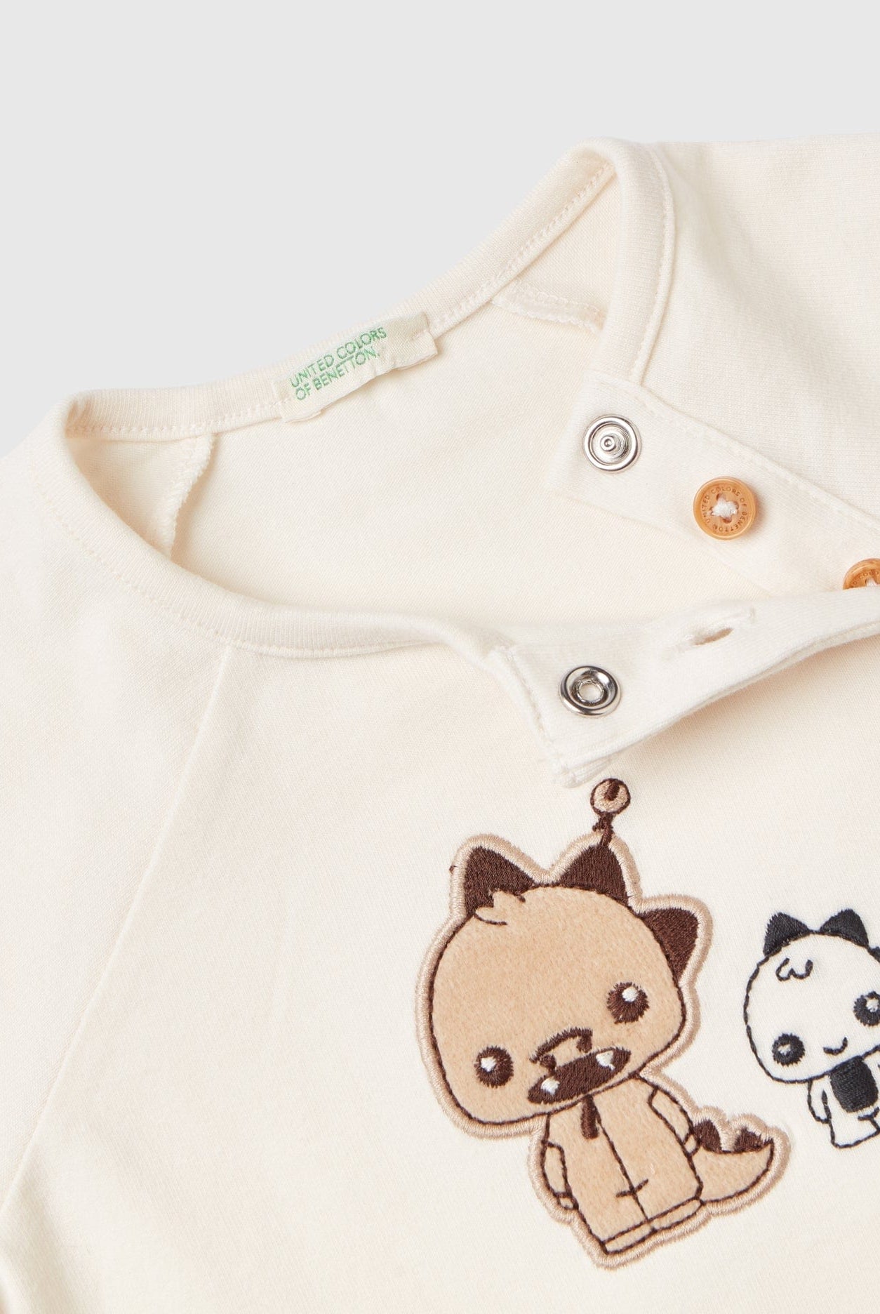 يونايتد كولورز اوف بينيتون تيشيرت قطن بطبعة أمامية كم طويل بأزرار رضع أطفال