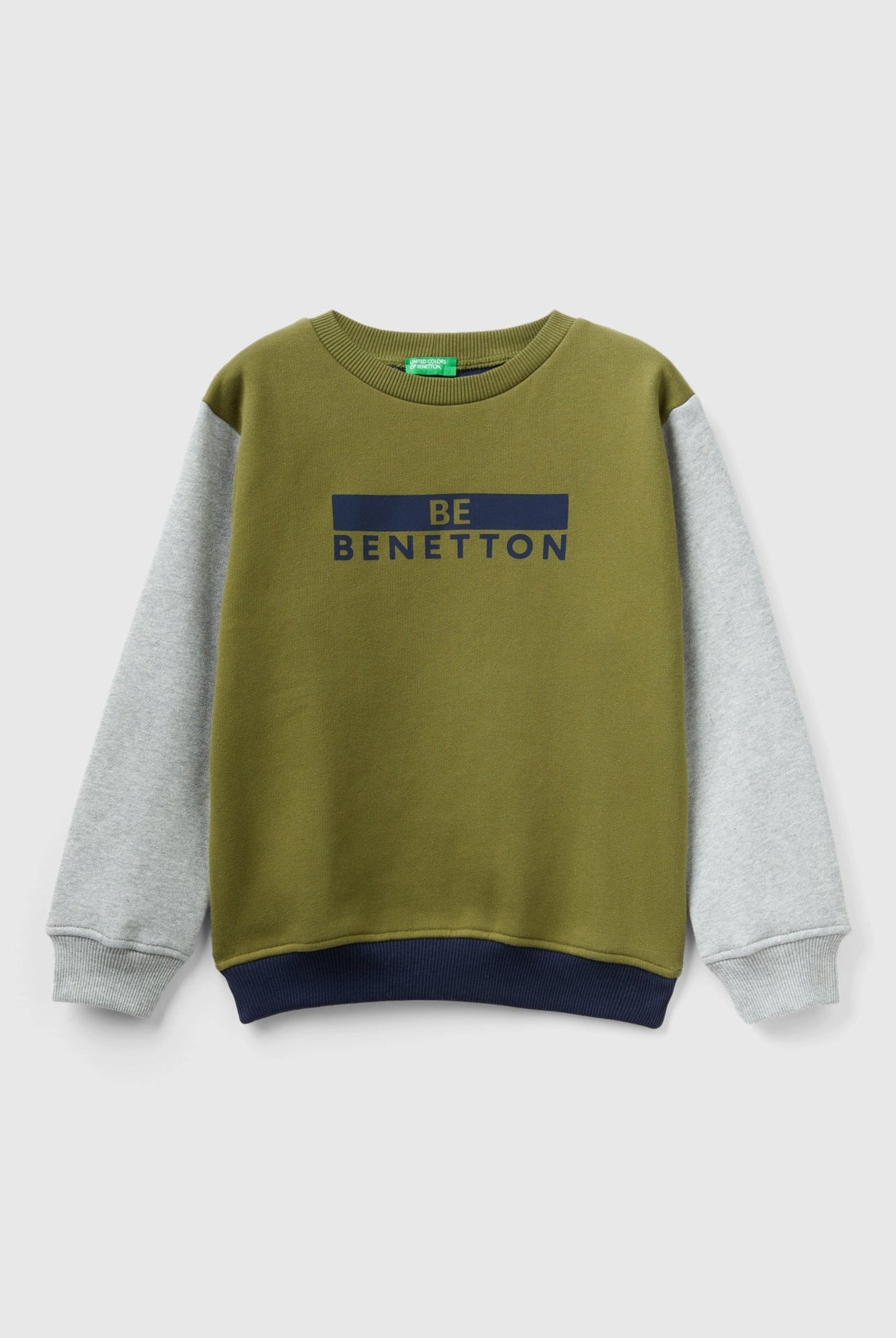 يونايتد كولورز اوف بينيتون هودي دافئ بشعار أطفالي