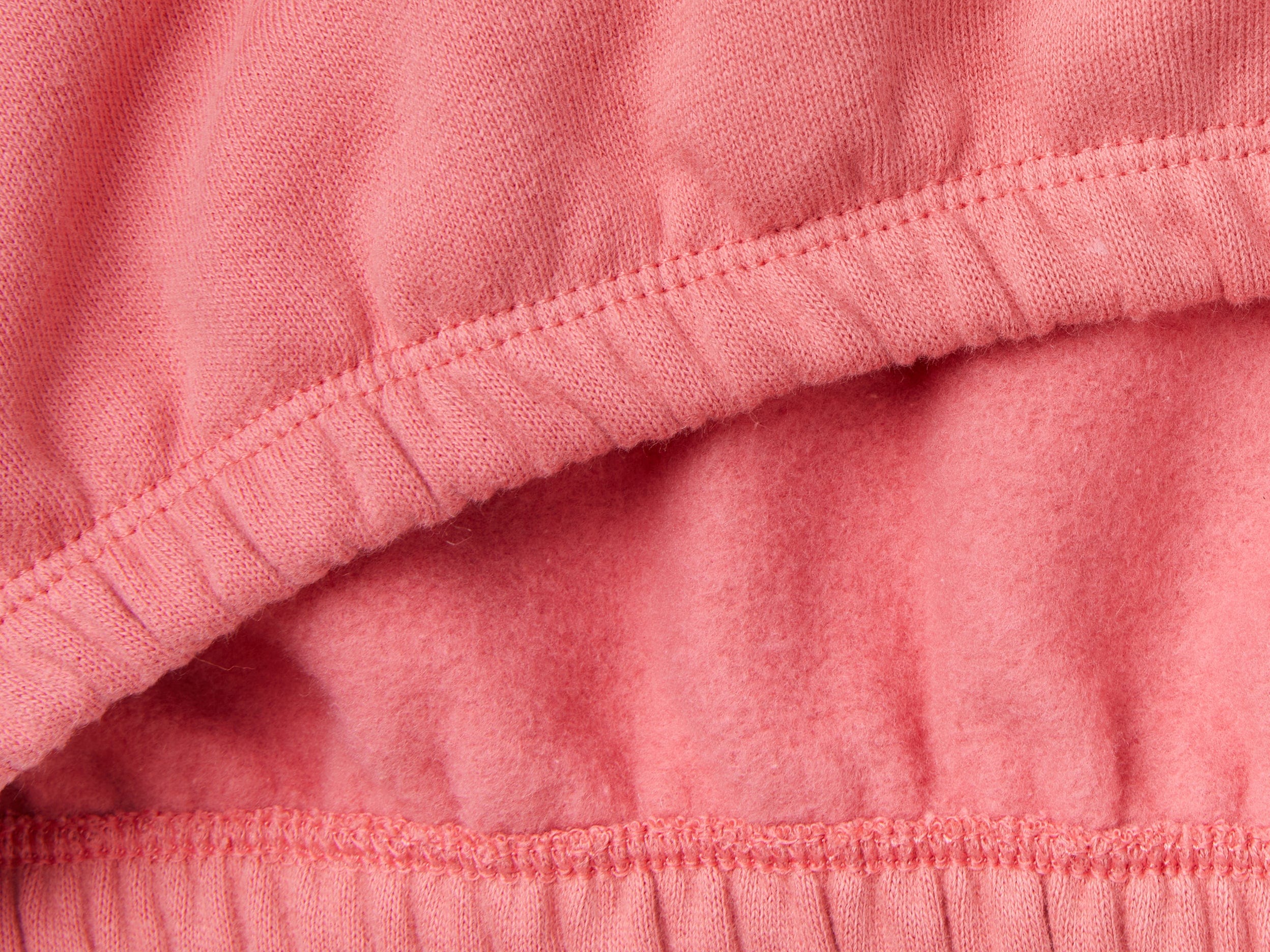 يونايتد كولورز اوف بينيتون تيشيرت اطفالي بأكمام منفوخة وتفاصيل جيوب