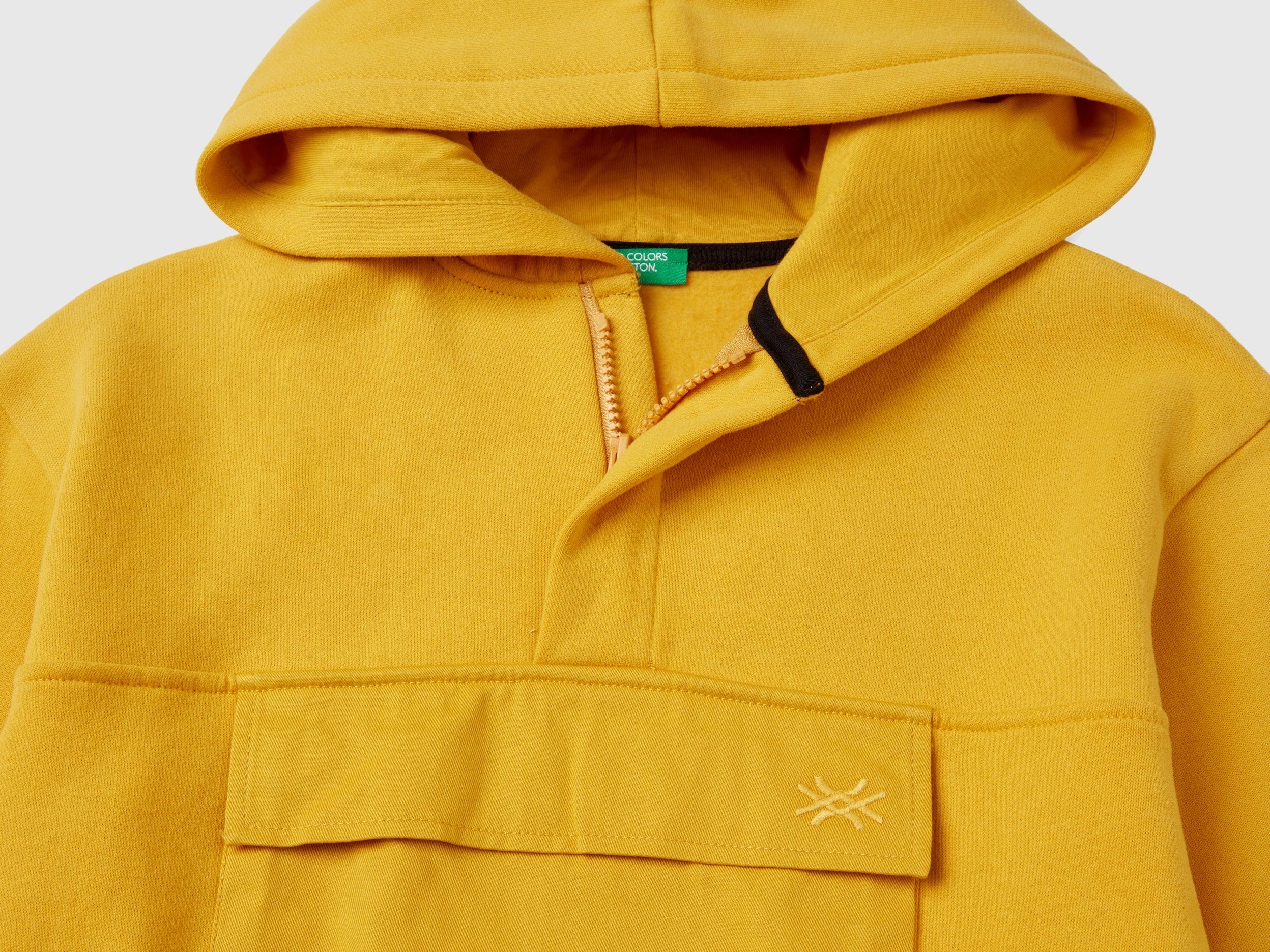 ูููุงูุชุฏ ููููุฑุฒ ุงูู ุจูููุชูู ุณููุช ุดูุฑุช ุจุฌูุจ ุฃู
ุงู
ู ู
ุฑุจุน ูู
ุทููู ููุงุฏู