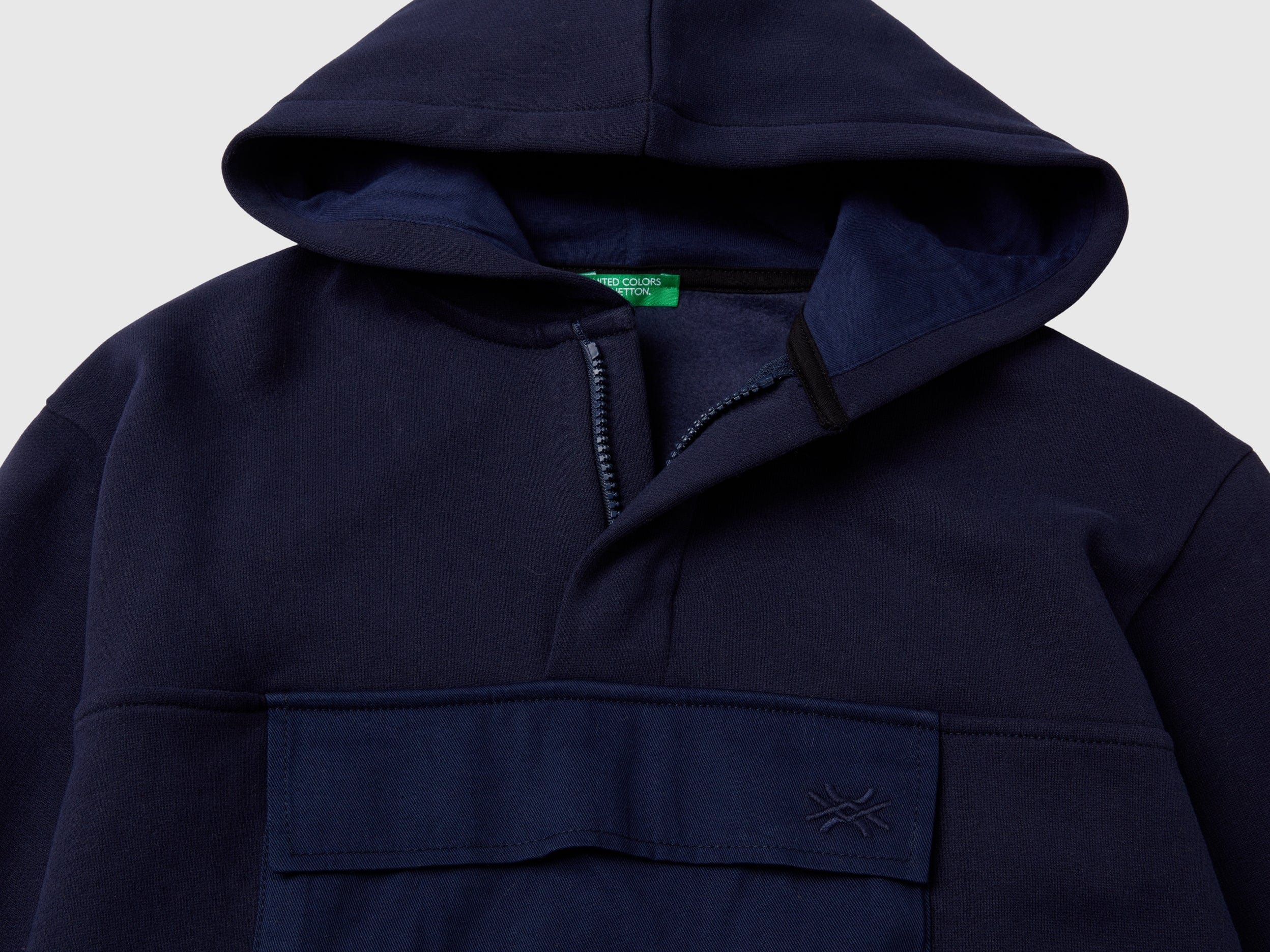 ูููุงูุชุฏ ููููุฑุฒ ุงูู ุจูููุชูู ุณููุช ุดูุฑุช ุจุฌูุจ ุฃู
ุงู
ู ู
ุฑุจุน ูู
ุทููู ููุงุฏู