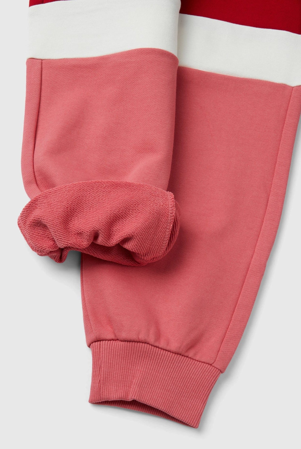 يونايتد كولورز اوف بينيتون بنطلون اطفالي رياضي وردي وأحمر برباط عالخصر