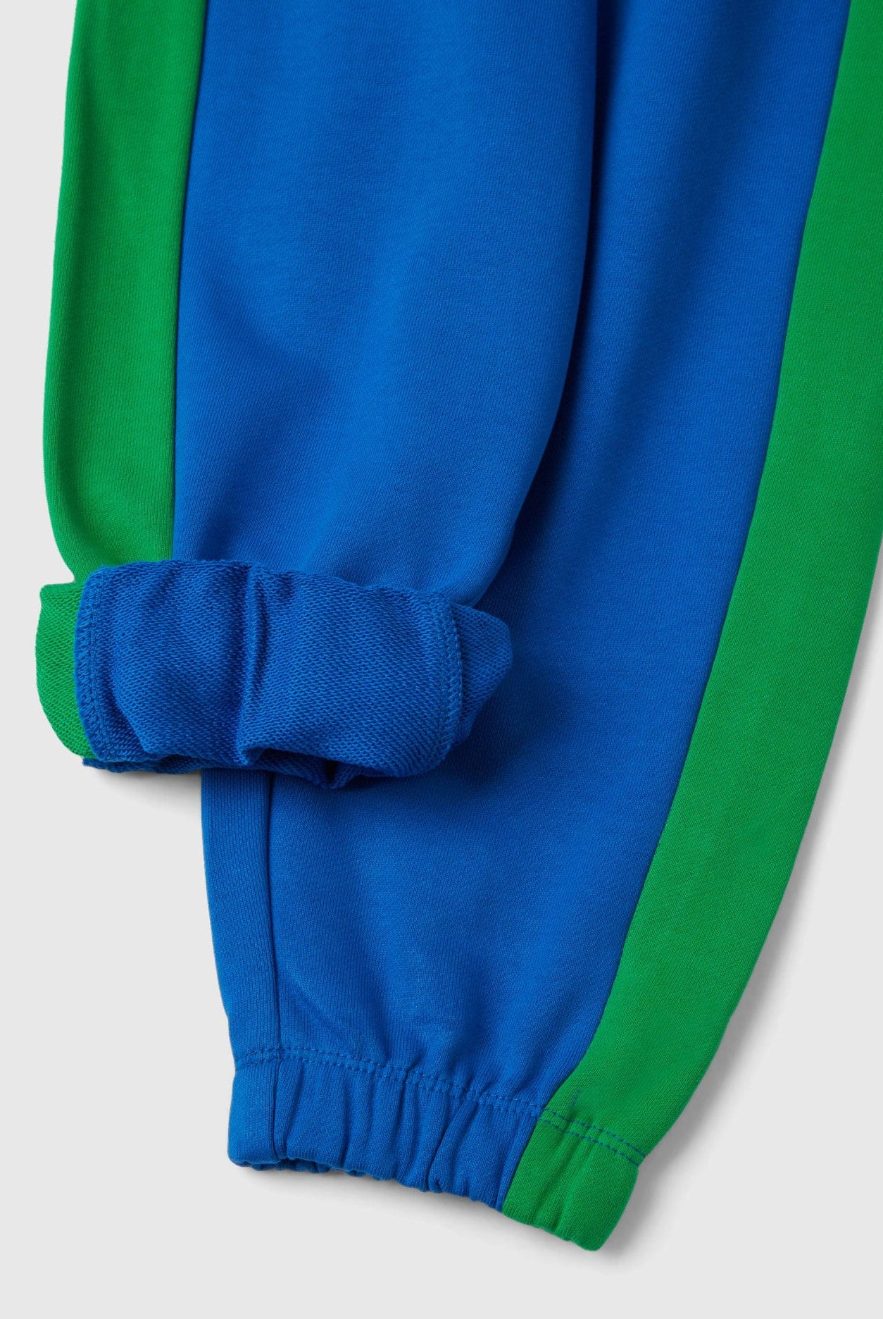 يونايتد كولورز اوف بينيتون بنطلون بقصة بالون مع أشرطة جانبية برباط أطفالي