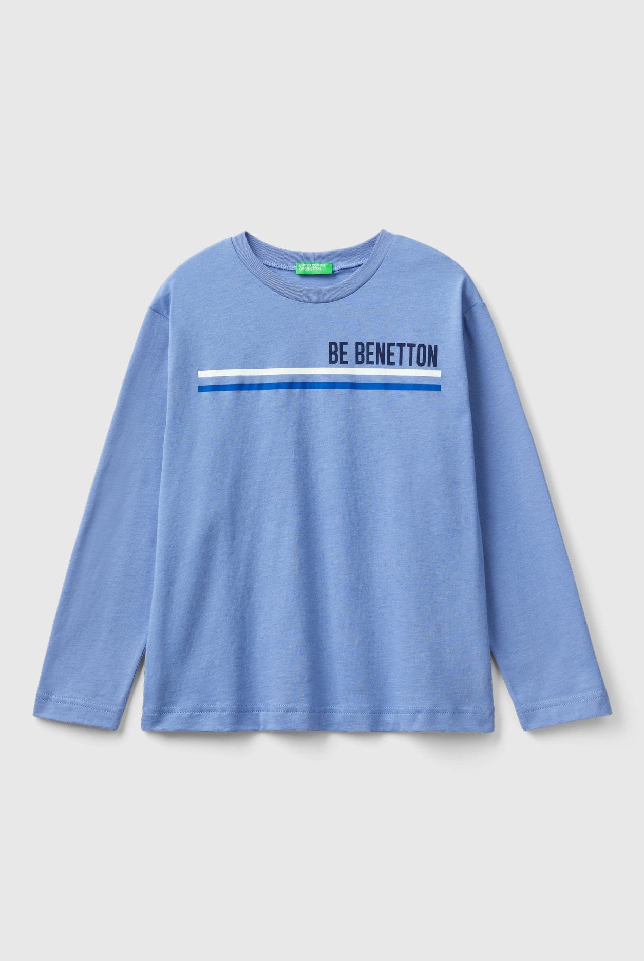 يونايتد كولورز اوف بينيتون تيشيرت اطفالي قطن عضوي بأكمام طويلة ورسمه عالصدر