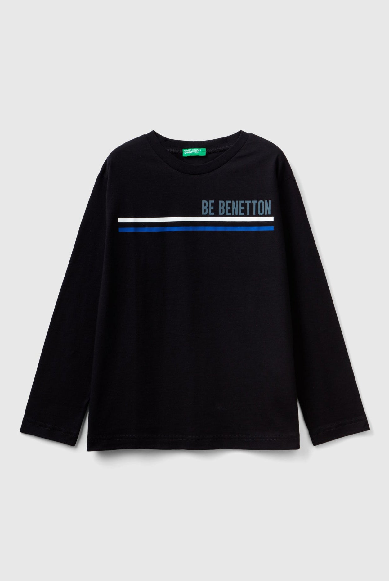 يونايتد كولورز اوف بينيتون تيشيرت اطفالي قطن عضوي بأكمام طويلة ورسمه عالصدر