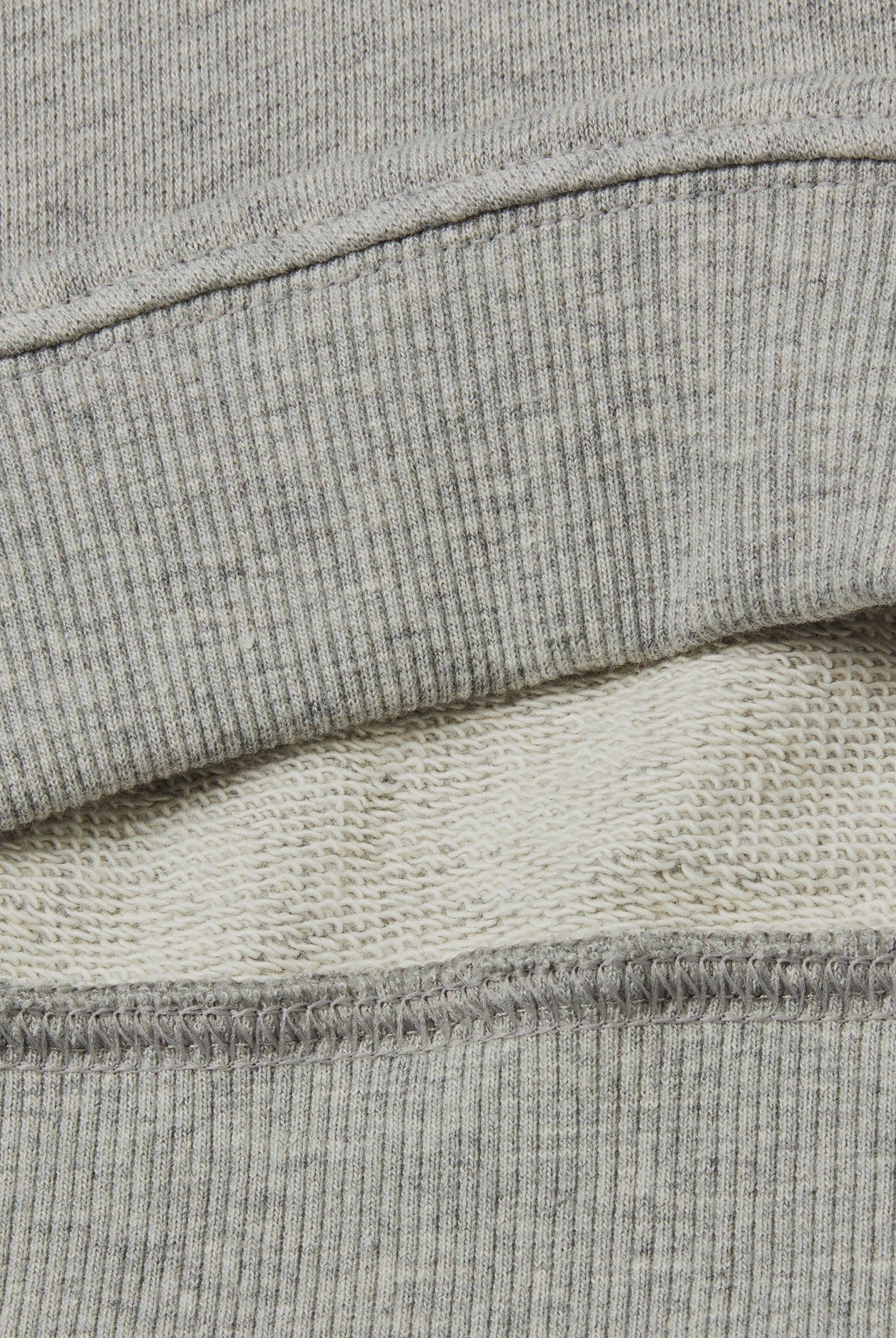 يونايتد كولورز اوف بينيتون سويت شيرت بناتي قطن 100% مع طبعة أمامية