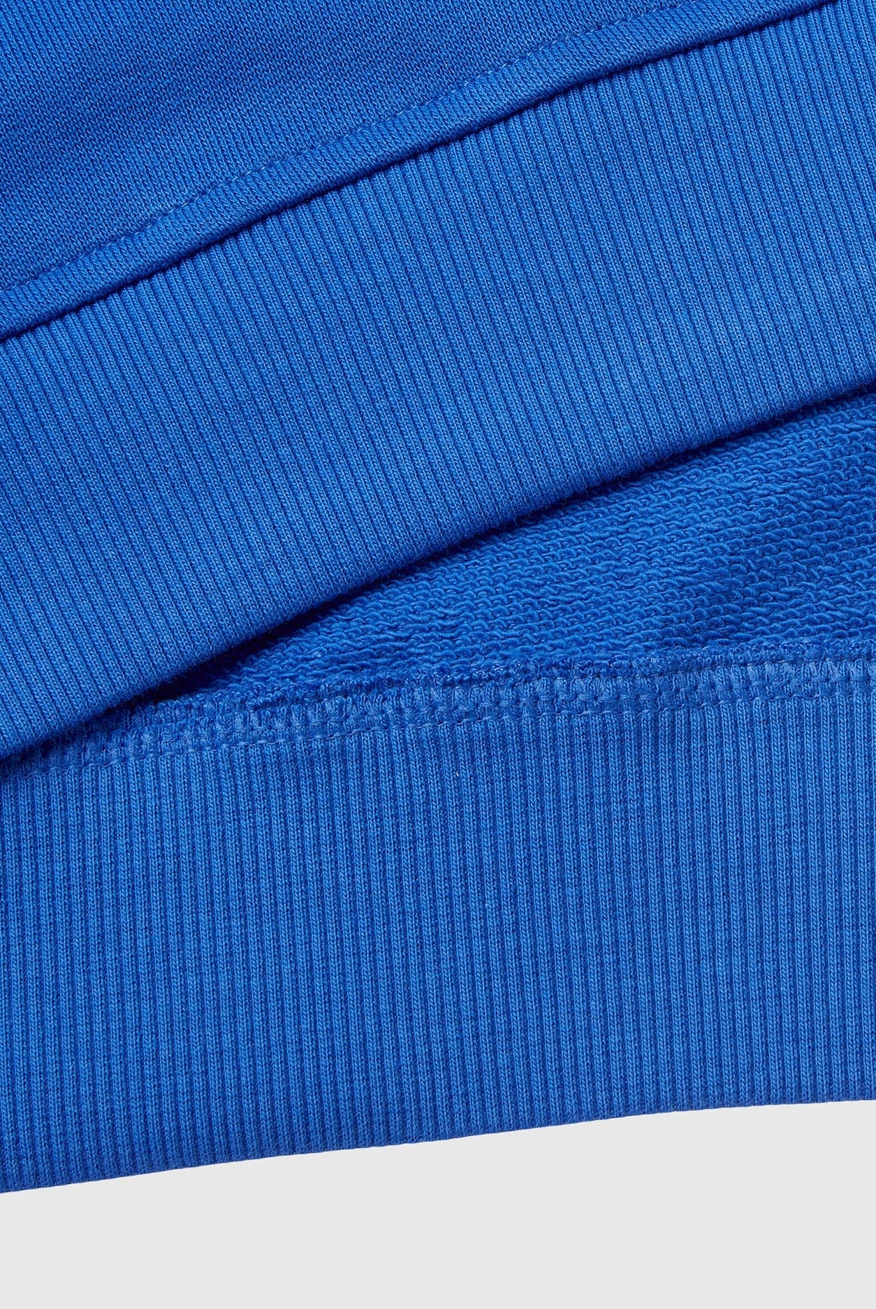 يونايتد كولورز اوف بينيتون سويت شيرت بطبعة شعار بكم طويل أطفالي