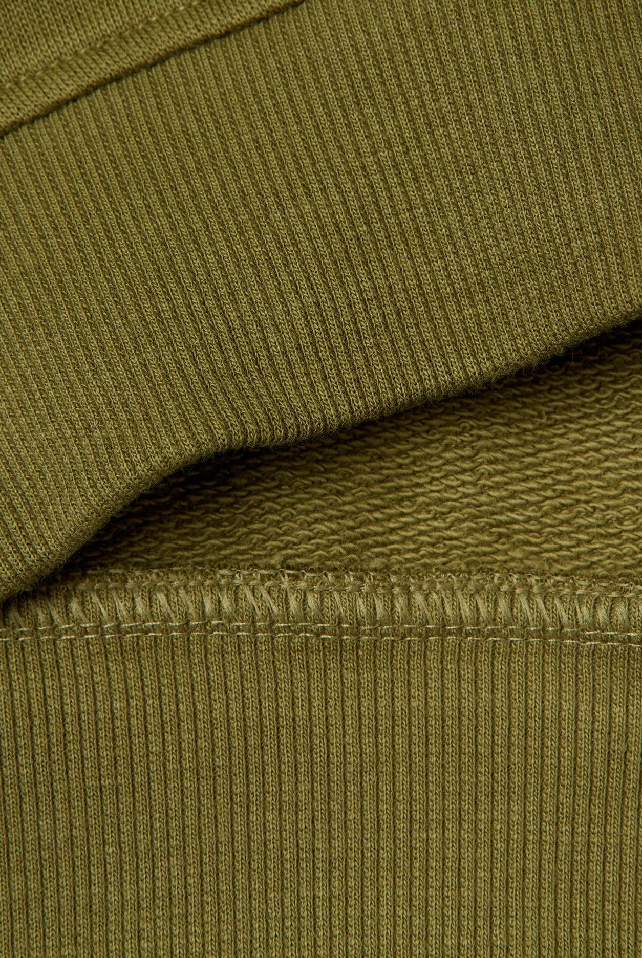 يونايتد كولورز اوف بينيتون سويت شيرت مخطط مع تطريز كم طويل أطفالي