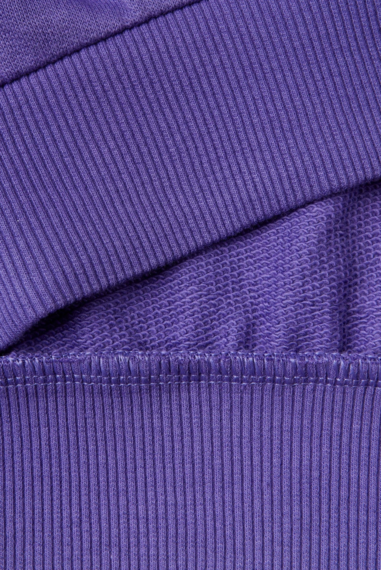 يونايتد كولورز اوف بينيتون سويت شيرت مطرز بترتر كم طويل بناتي