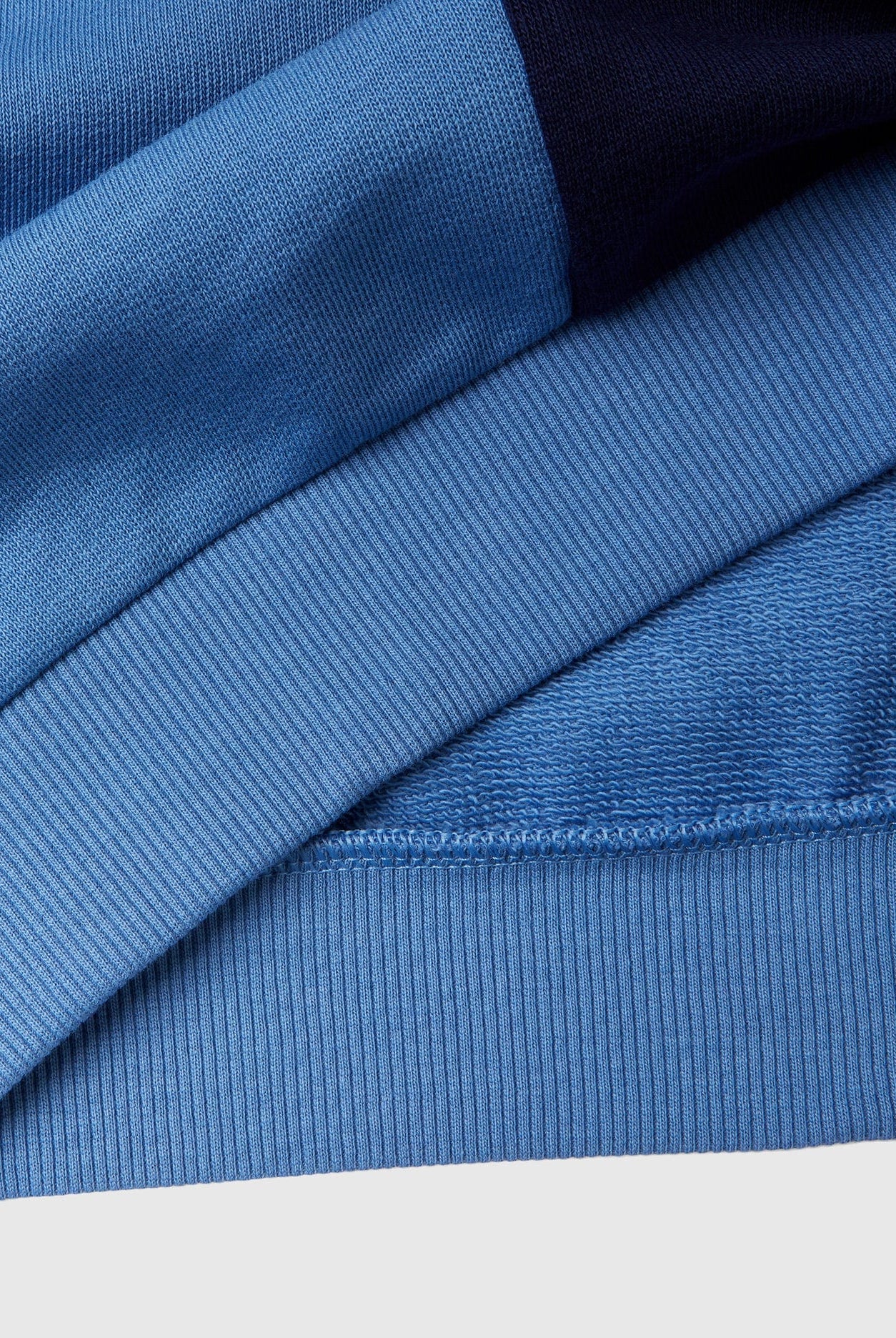 يونايتد كولورز اوف بينيتون سويت شيرت بنقشة ماكسي بنمط مربعات كم طويل أطفالي