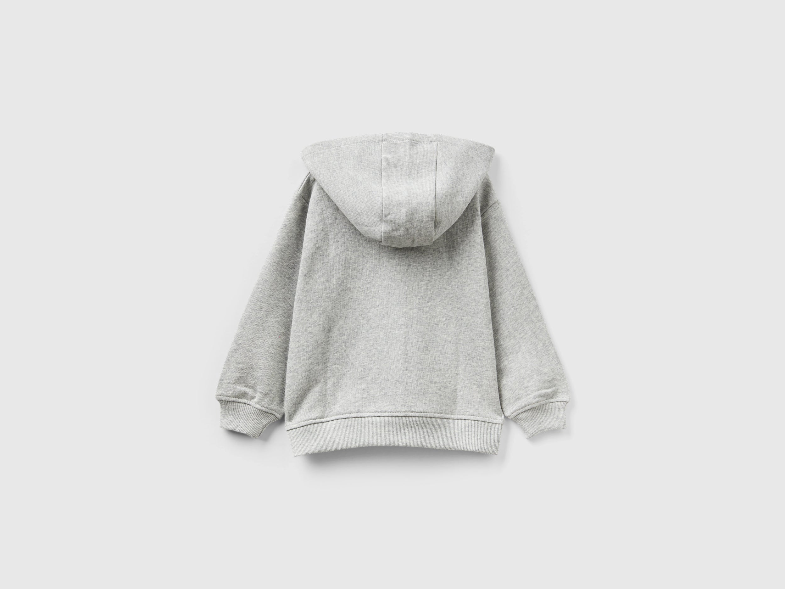 ูููุงูุชุฏ ููููุฑุฒ ุงูู ุจูููุชูู ููุฏู ุงุทูุงู ุจุดุนุงุฑ ูุฌููุจ