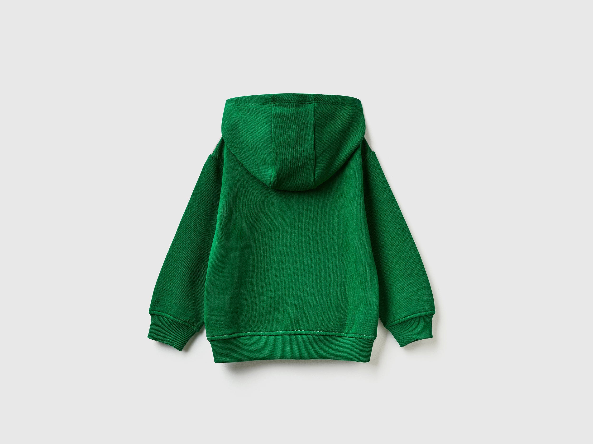 ูููุงูุชุฏ ููููุฑุฒ ุงูู ุจูููุชูู ููุฏู ุงุทูุงู ุจุดุนุงุฑ ูุฌููุจ