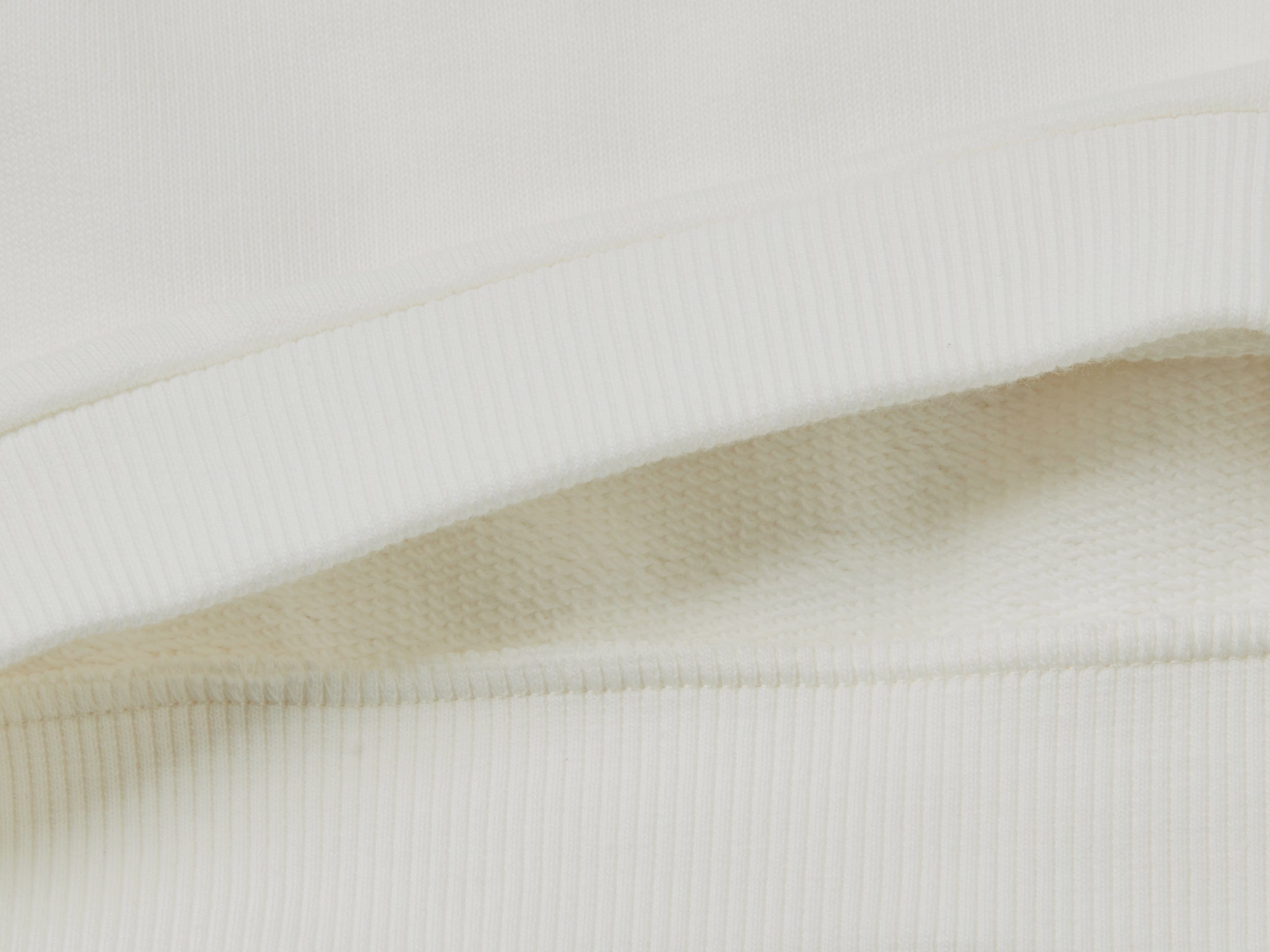 يونايتد كولورز اوف بينيتون سويت شيرت بناتي وردي من القطن العضوي مع طباعة لامعة