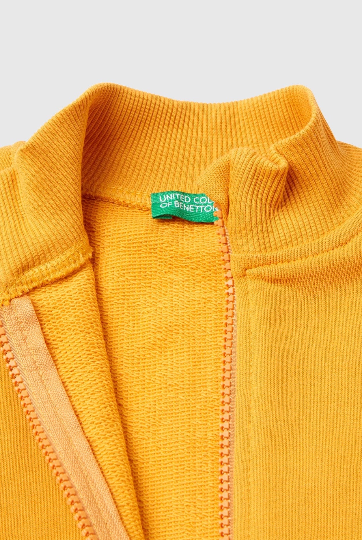 يونايتد كولورز اوف بينيتون سويت شيرت من القطن العضوي بسحاب أطفالي