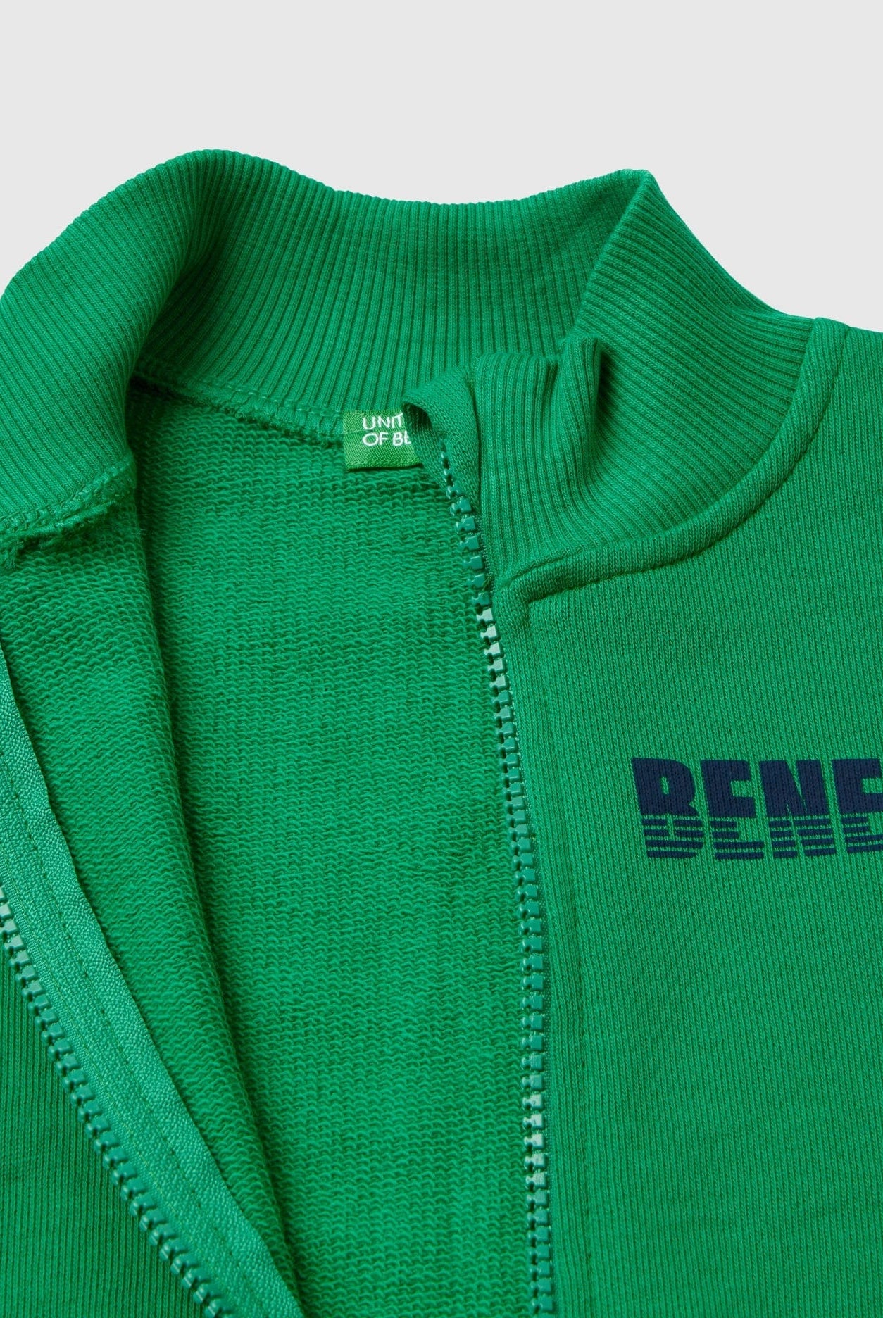 يونايتد كولورز اوف بينيتون سويت شيرت من القطن العضوي بسحاب أطفالي