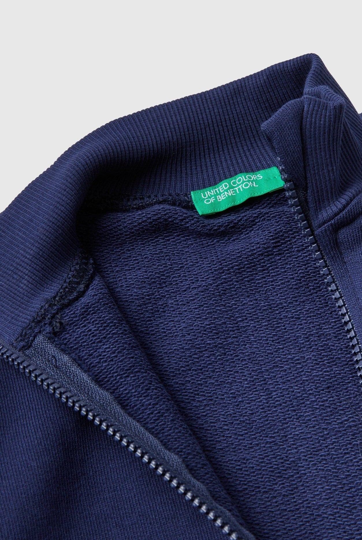 يونايتد كولورز اوف بينيتون سويت شيرت من القطن العضوي بسحاب أطفالي