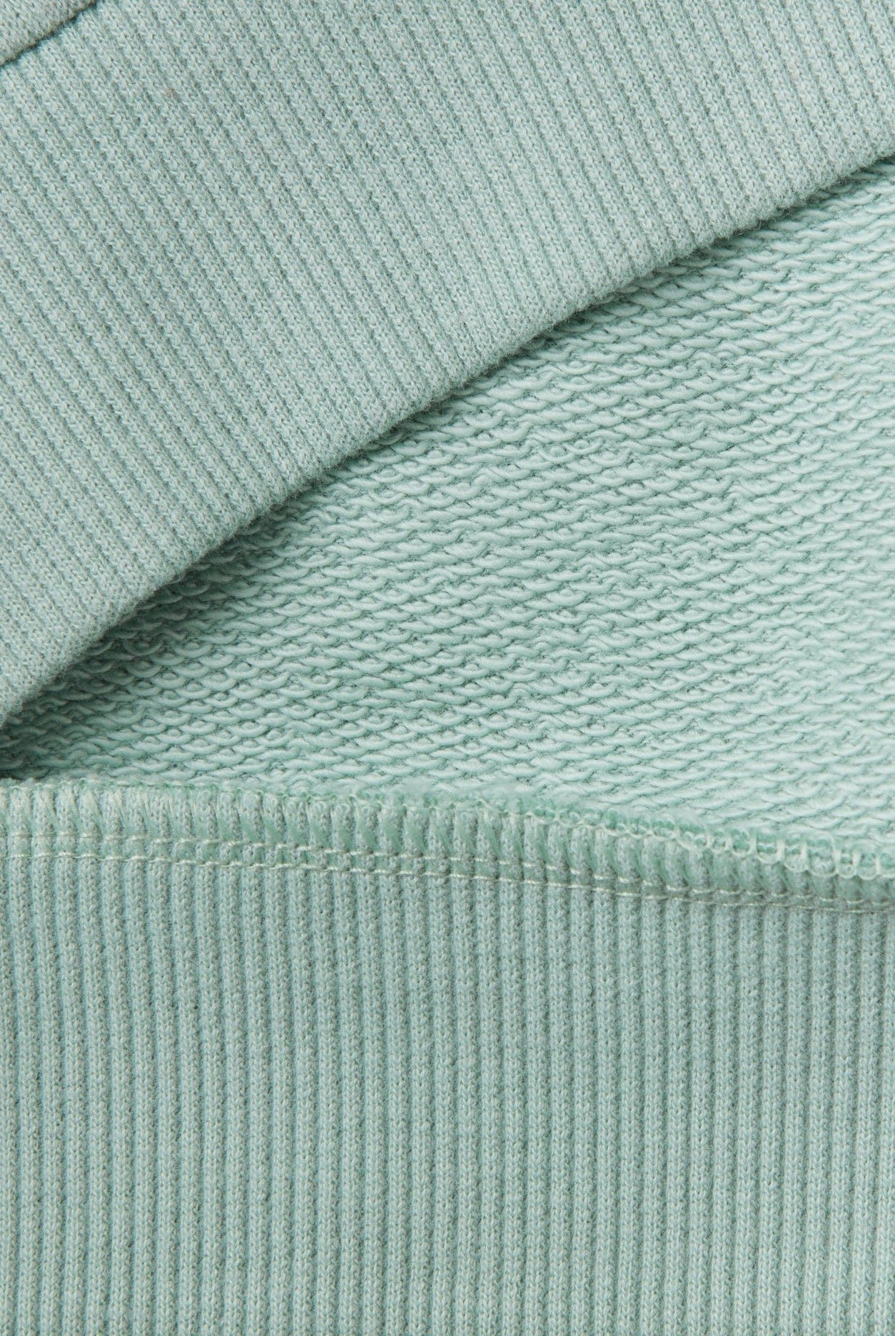 يونايتد كولورز اوف بينيتون سويت شيرت بطبعة شعار كم طويل أطفالي