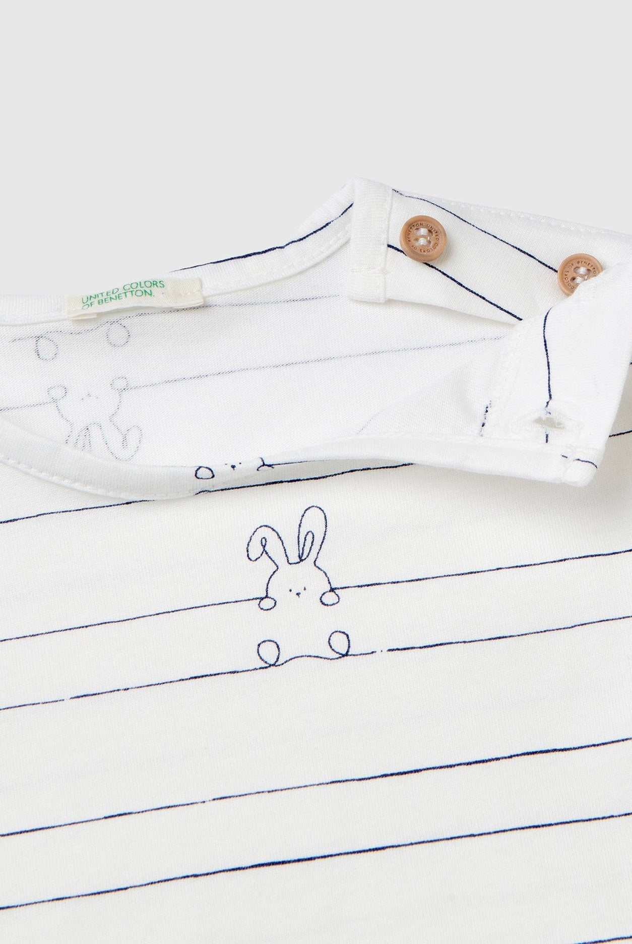 يونايتد كولورز اوف بينيتون تيشيرت رضع طويل الأكمام بنقوش