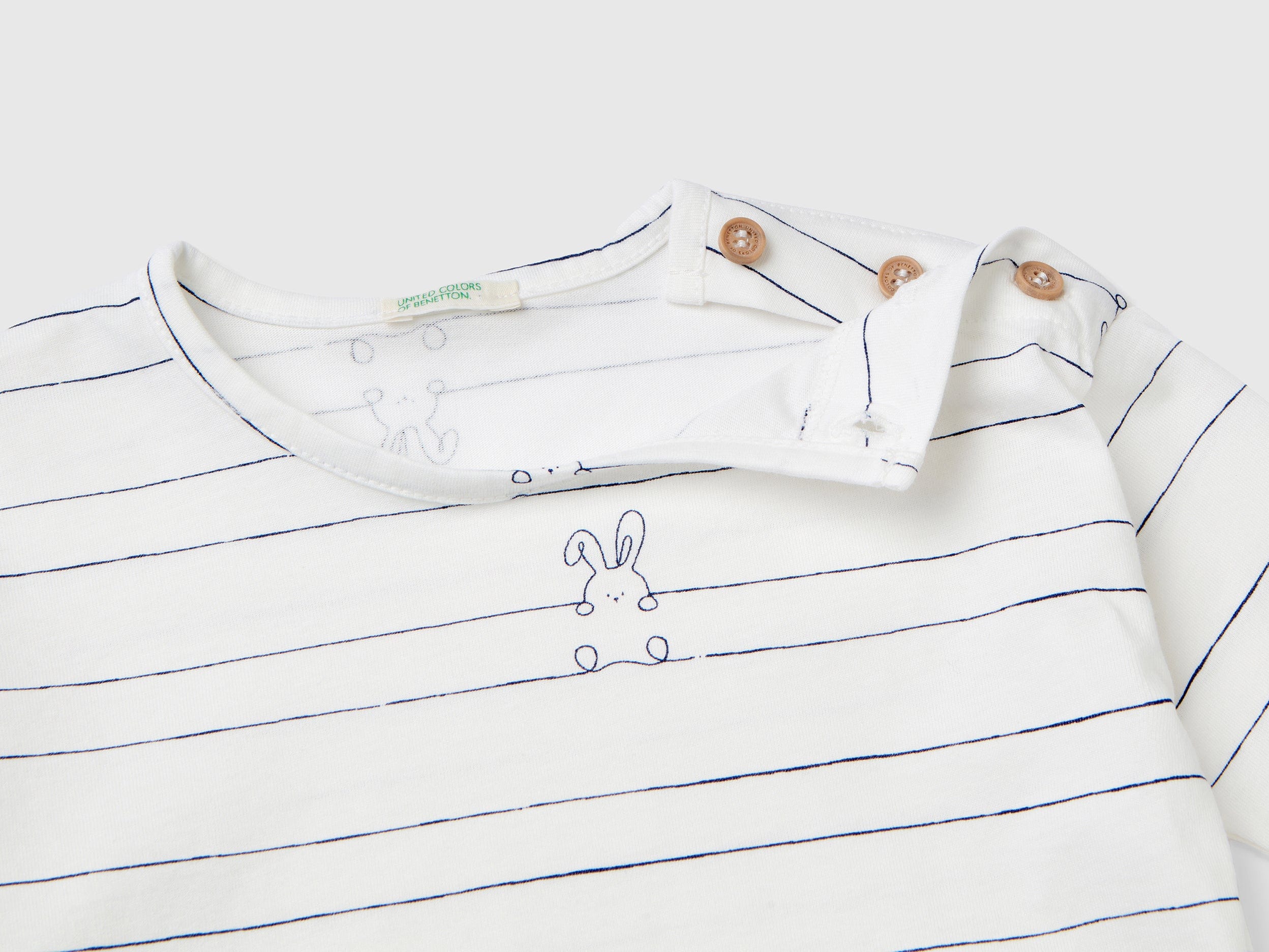 يونايتد كولورز اوف بينيتون تيشيرت رضع طويل الأكمام بنقوش