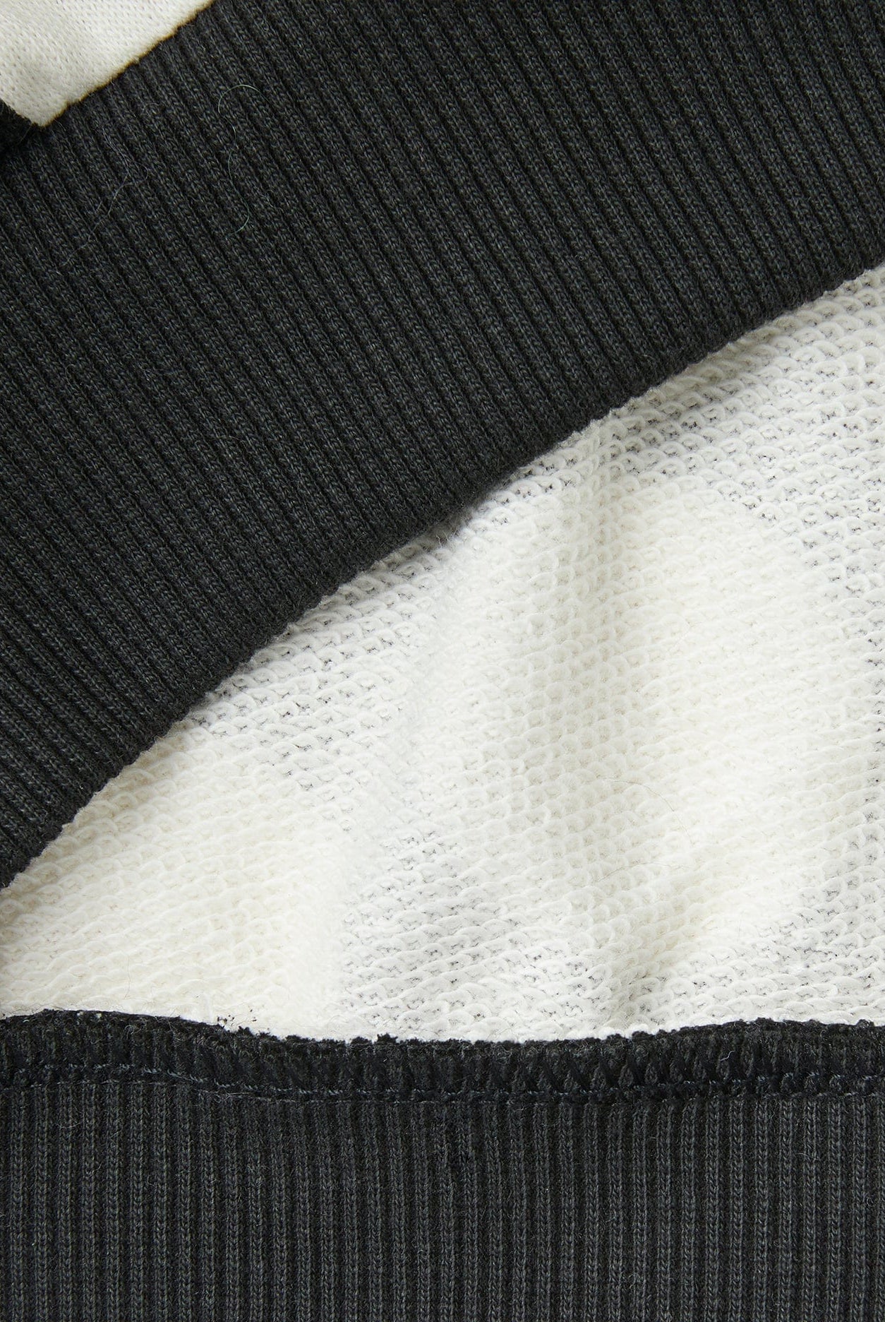 يونايتد كولورز اوف بينيتون سويت شيرت قطن مئة بالمئة بنقاط البولكا بناتي