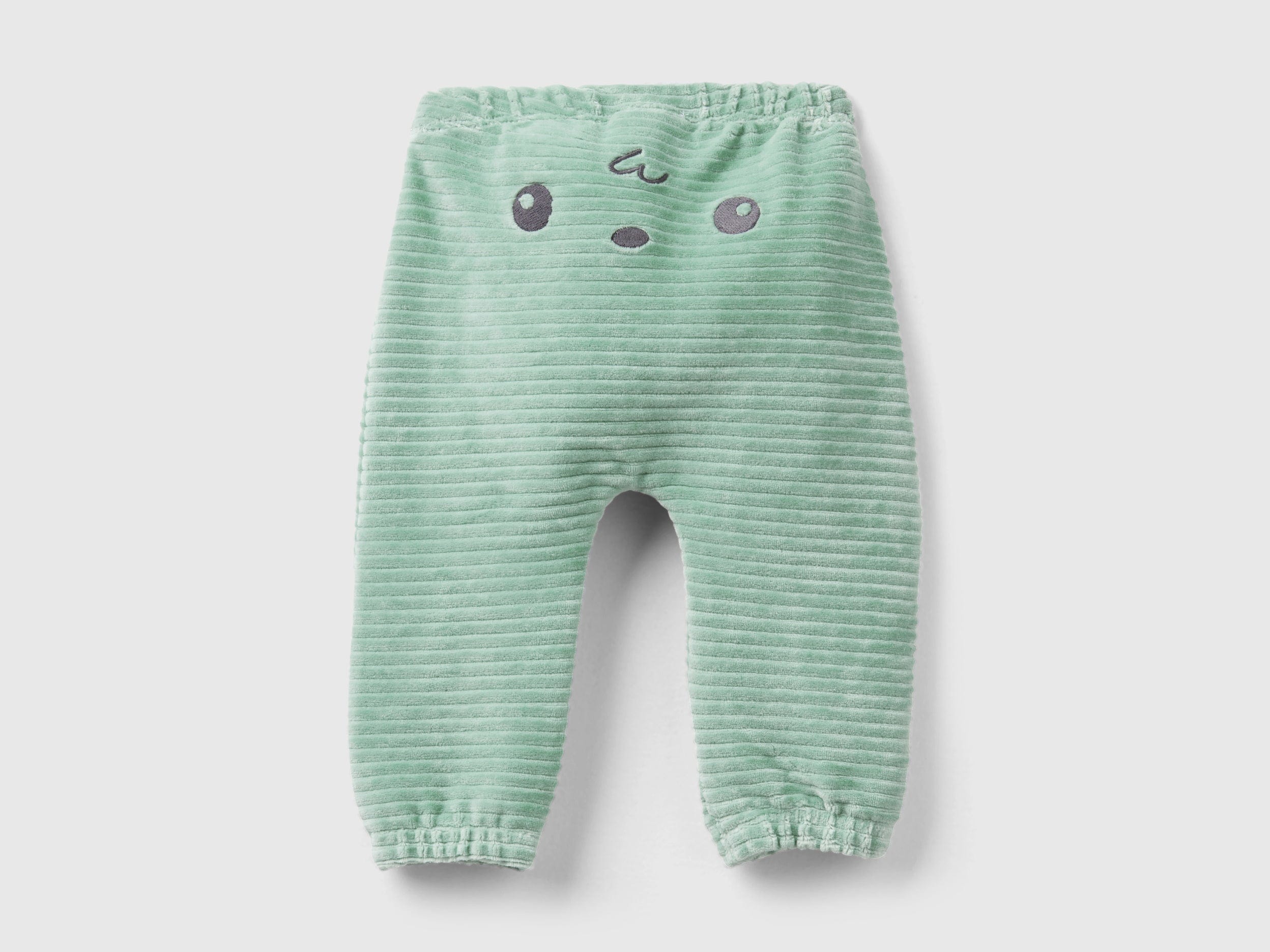 يونايتد كولورز اوف بينيتون بنطلون رياضي بنقشة حيوانات رضع