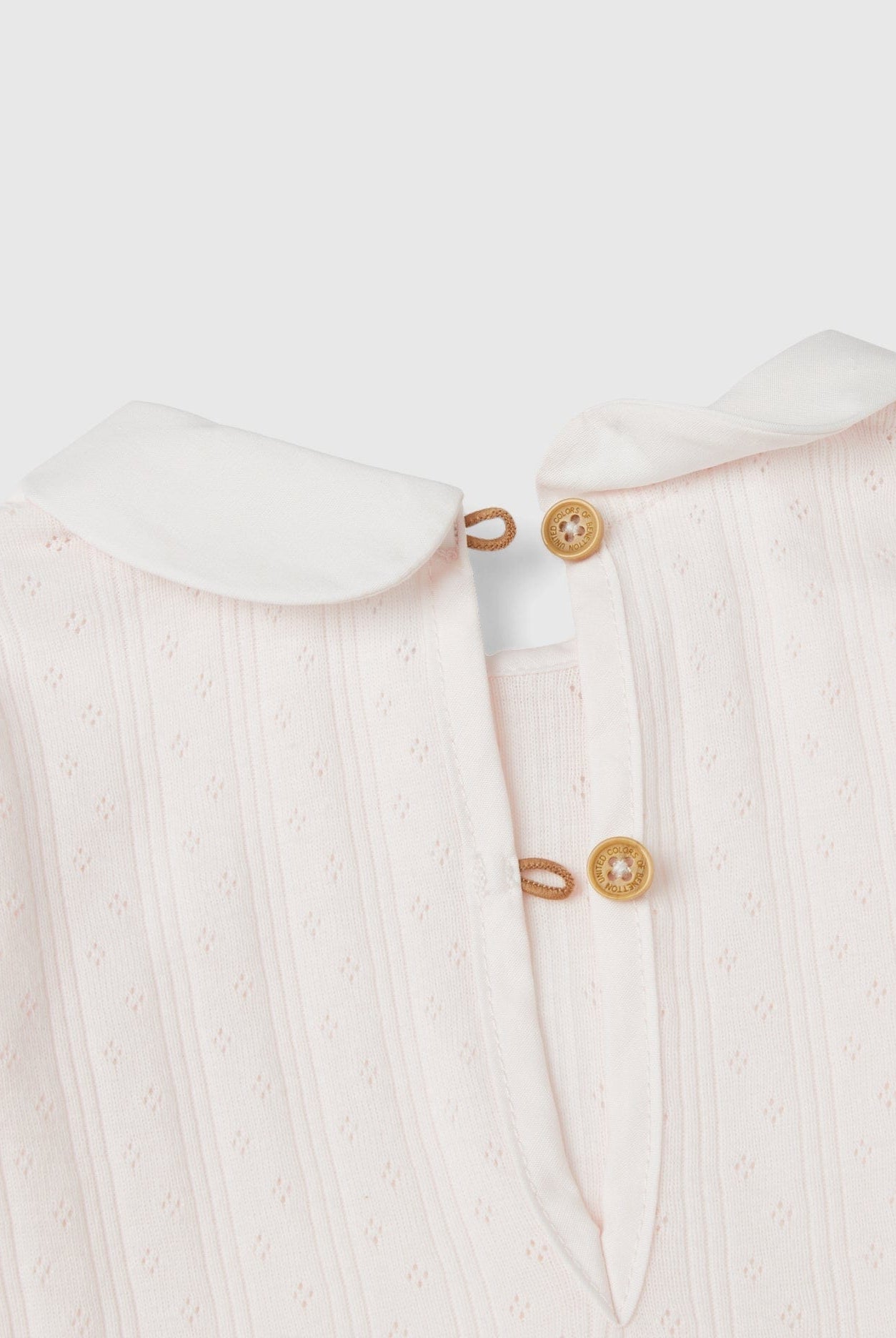 يونايتد كولورز اوف بينيتون تيشيرت بياقة كم طويل واسع رضع