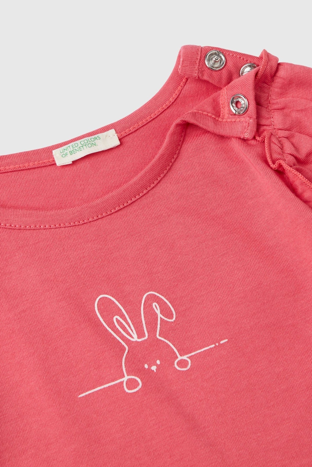 يونايتد كولورز اوف بينيتون طقم تي شيرت وبنطلون برسمة على التيشيرت رضع أطفال