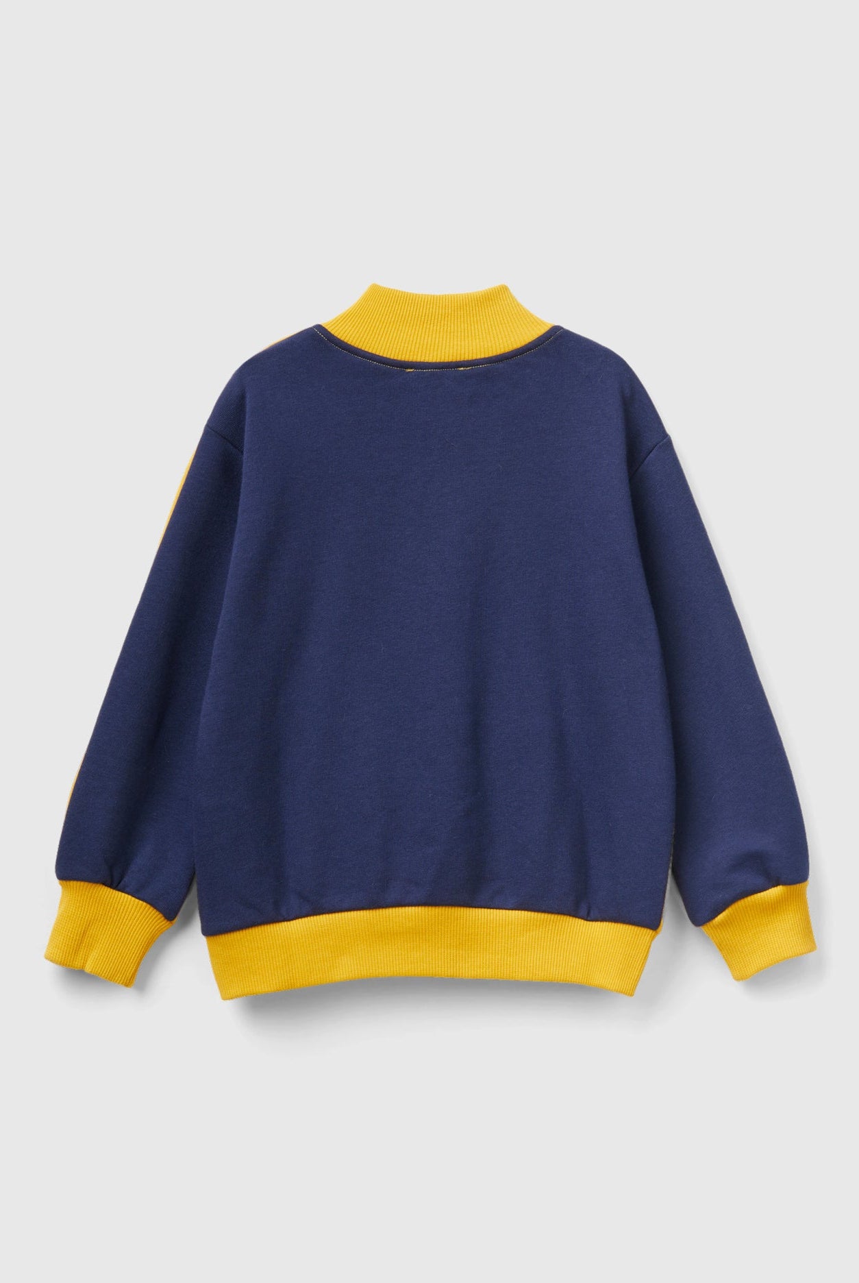 يونايتد كولورز اوف بينيتون سويت شيرت بسحاب وطباعة أطفالي