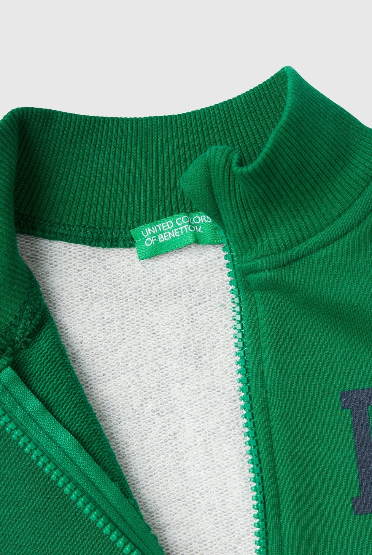 يونايتد كولورز اوف بينيتون سويت شيرت بسحاب وطباعة أطفالي