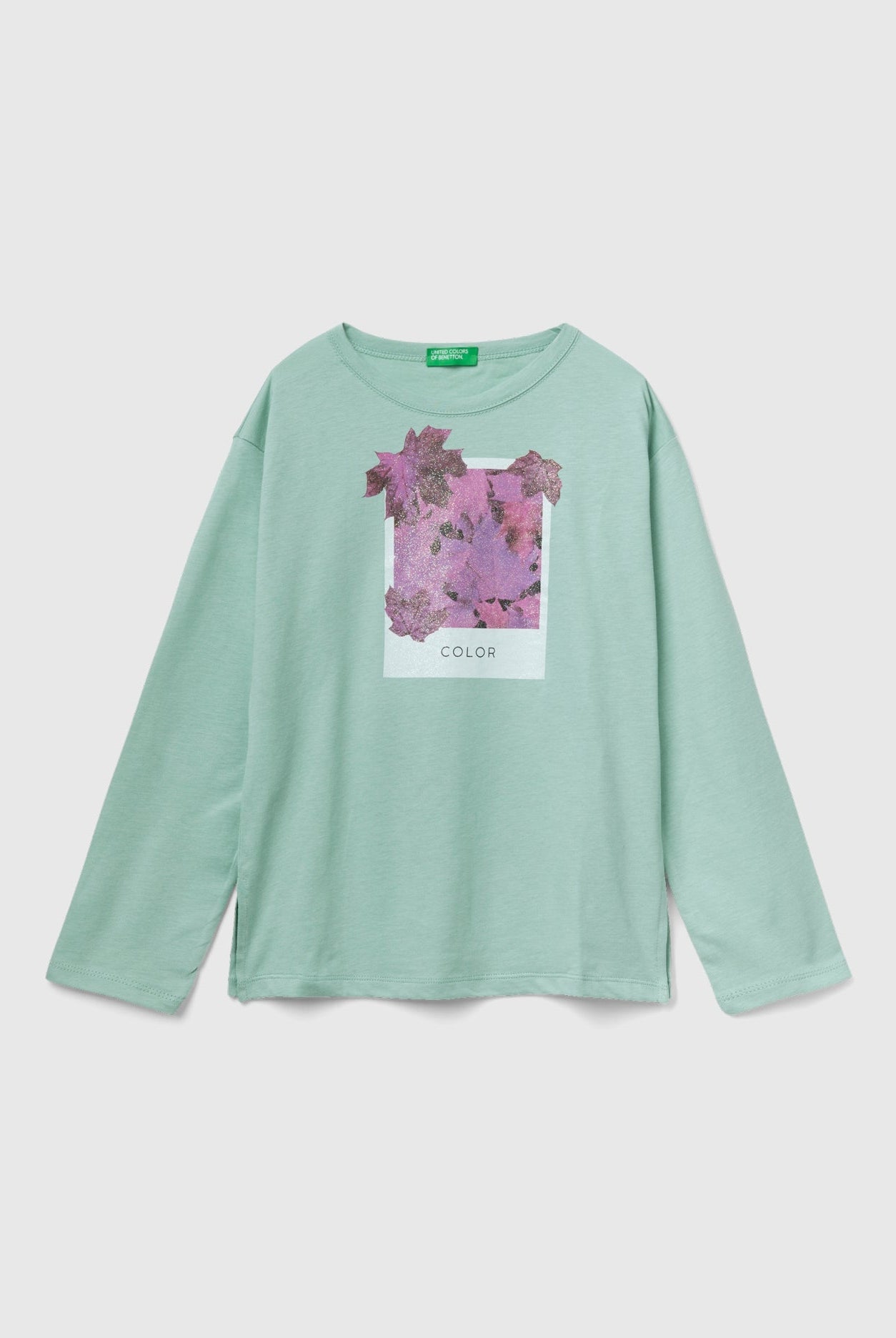 يونايتد كولورز اوف بينيتون تيشيرت بناتي بطباعة وأكتاف مكشوفة