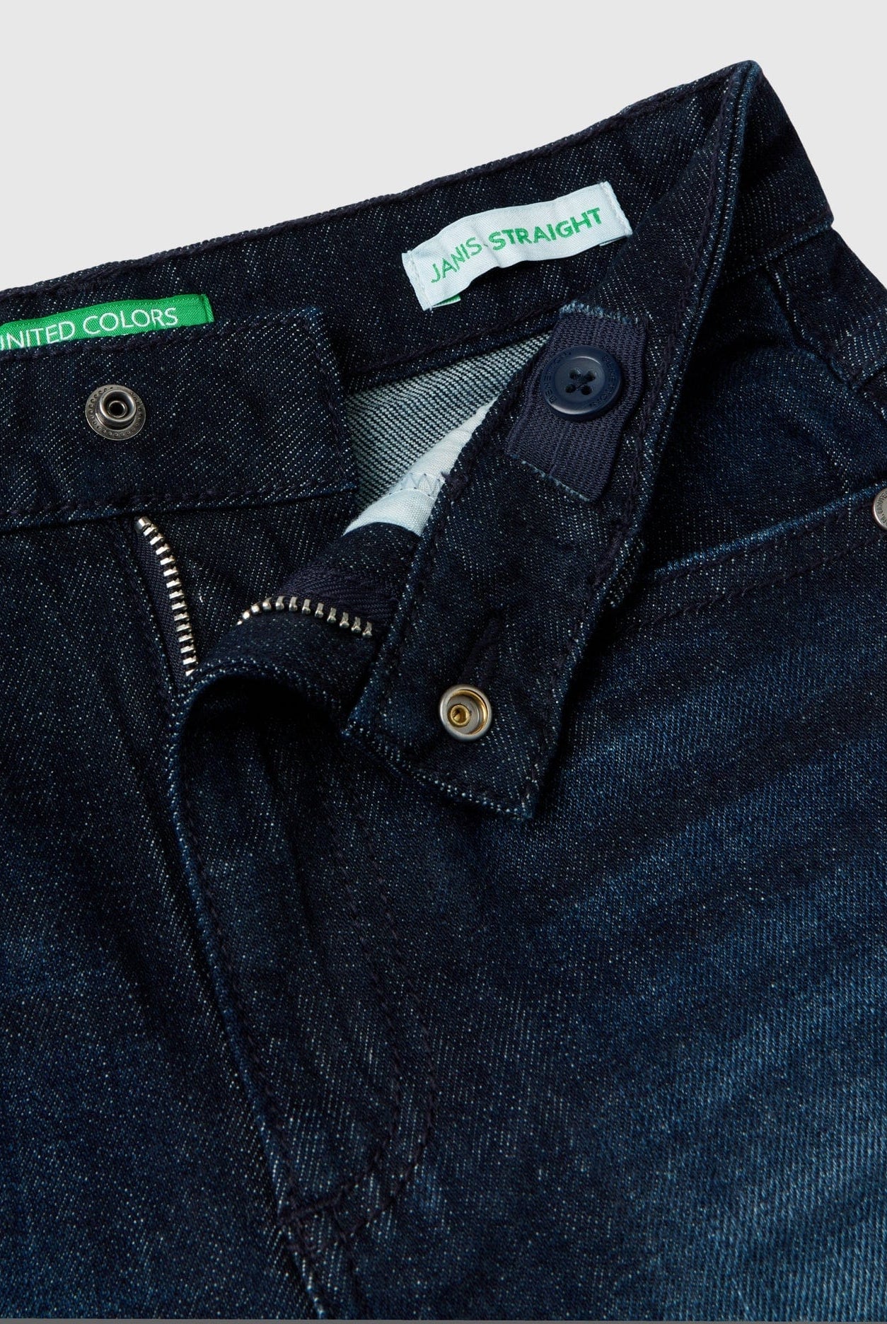 يونايتد كولورز اوف بينيتون بنطلون جينز بقصة مستقيمة مع شقوق ولادي