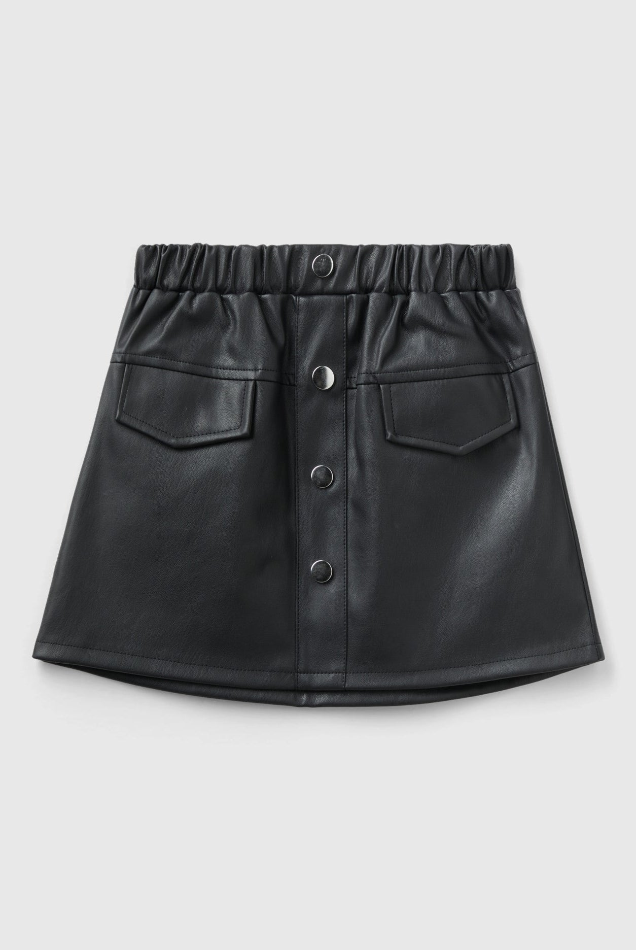 يونايتد كولورز اوف بينيتون تنورة بناتي قصيرة من الجلد الصناعي مع ازرار في المنتصف