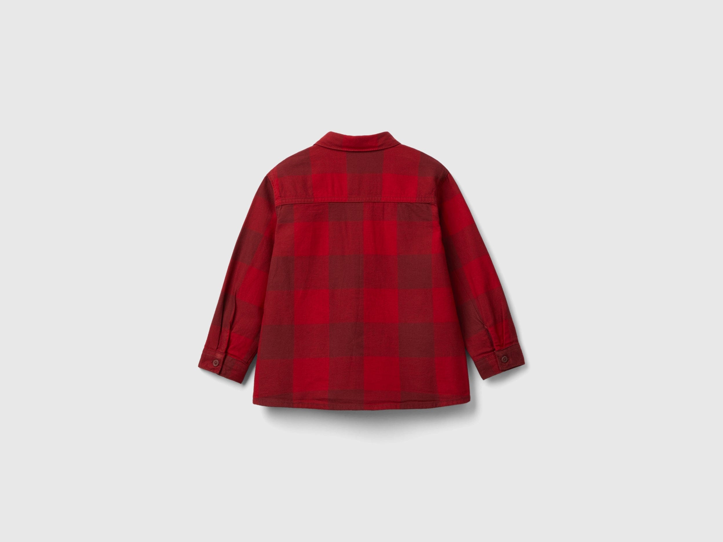 يونايتد كولورز اوف بينيتون قميص ولادي منقوش مربعات كم طويل