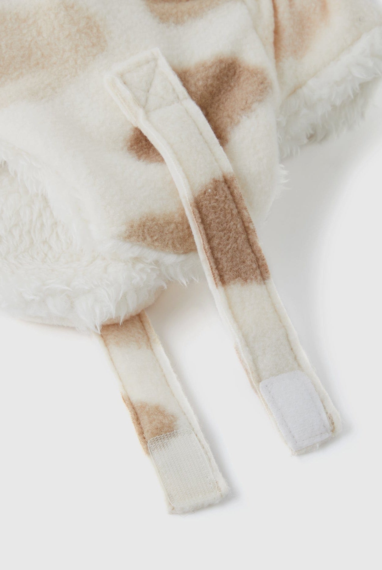 يونايتد كولورز اوف بينيتون قبعة بأغطية للأذن وطباعة سنجاب رضع