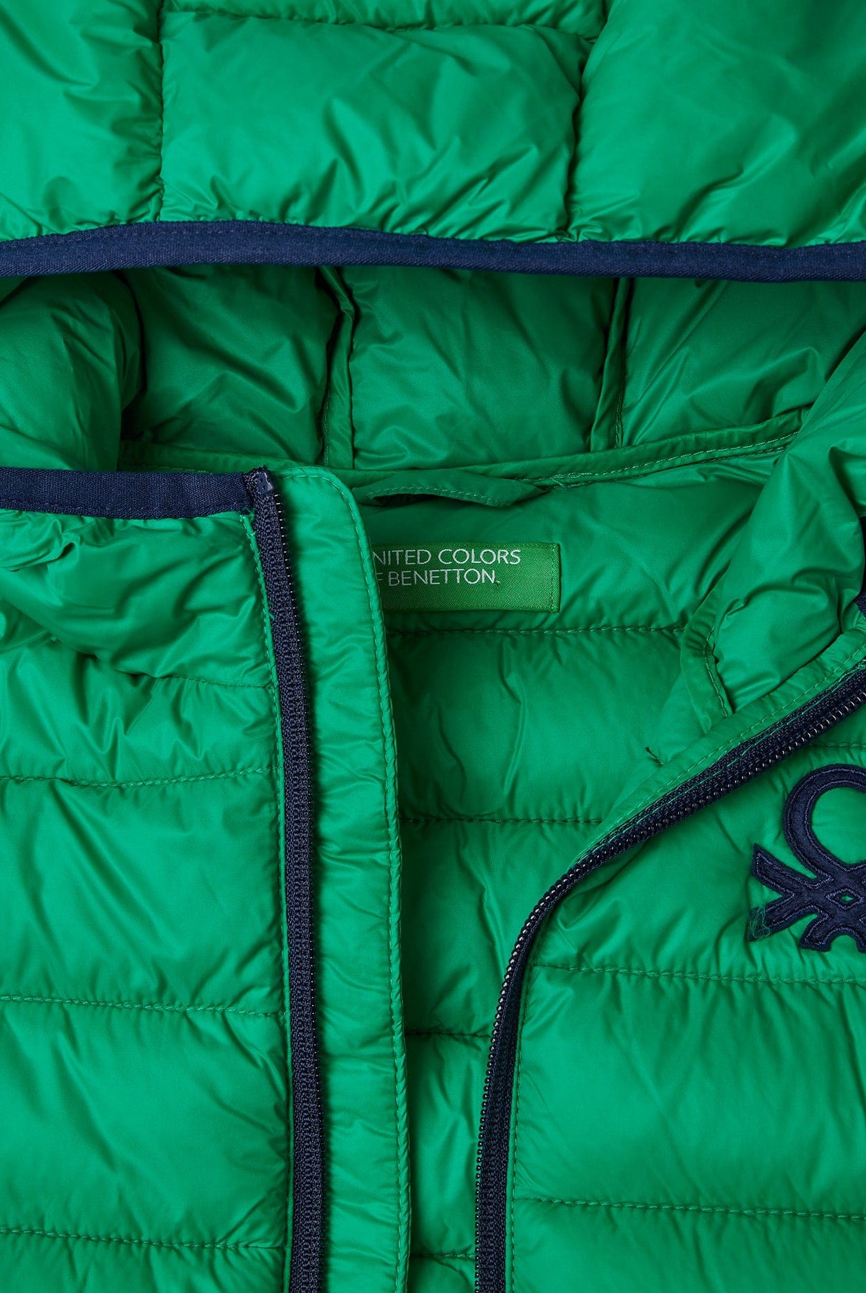 يونايتد كولورز اوف بينيتون سترة مبطنة بهودي أطفالي