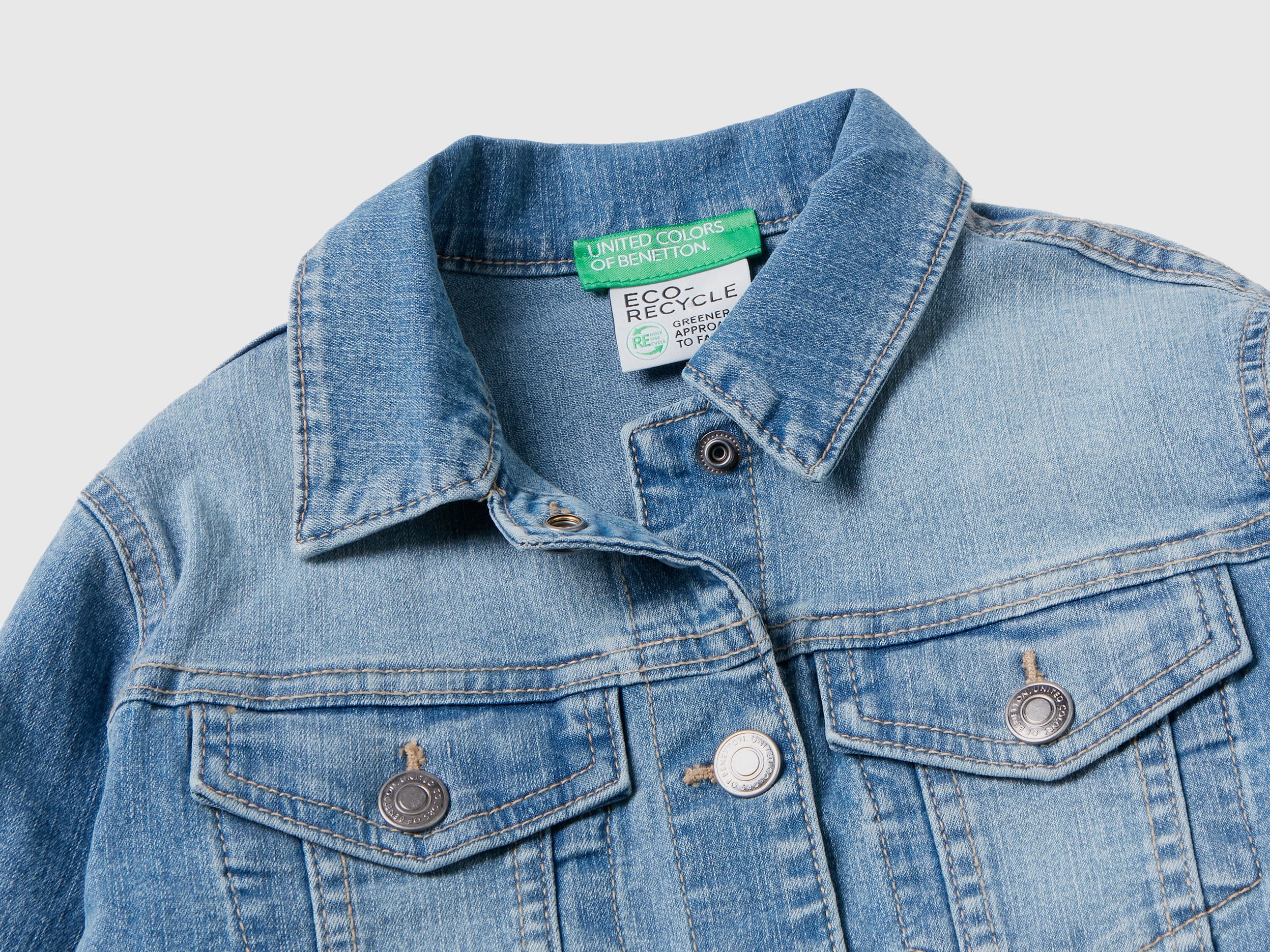 يونايتد كولورز اوف بينيتون جاكيت جينز اطفالي صديق للبيئة كم طويل
