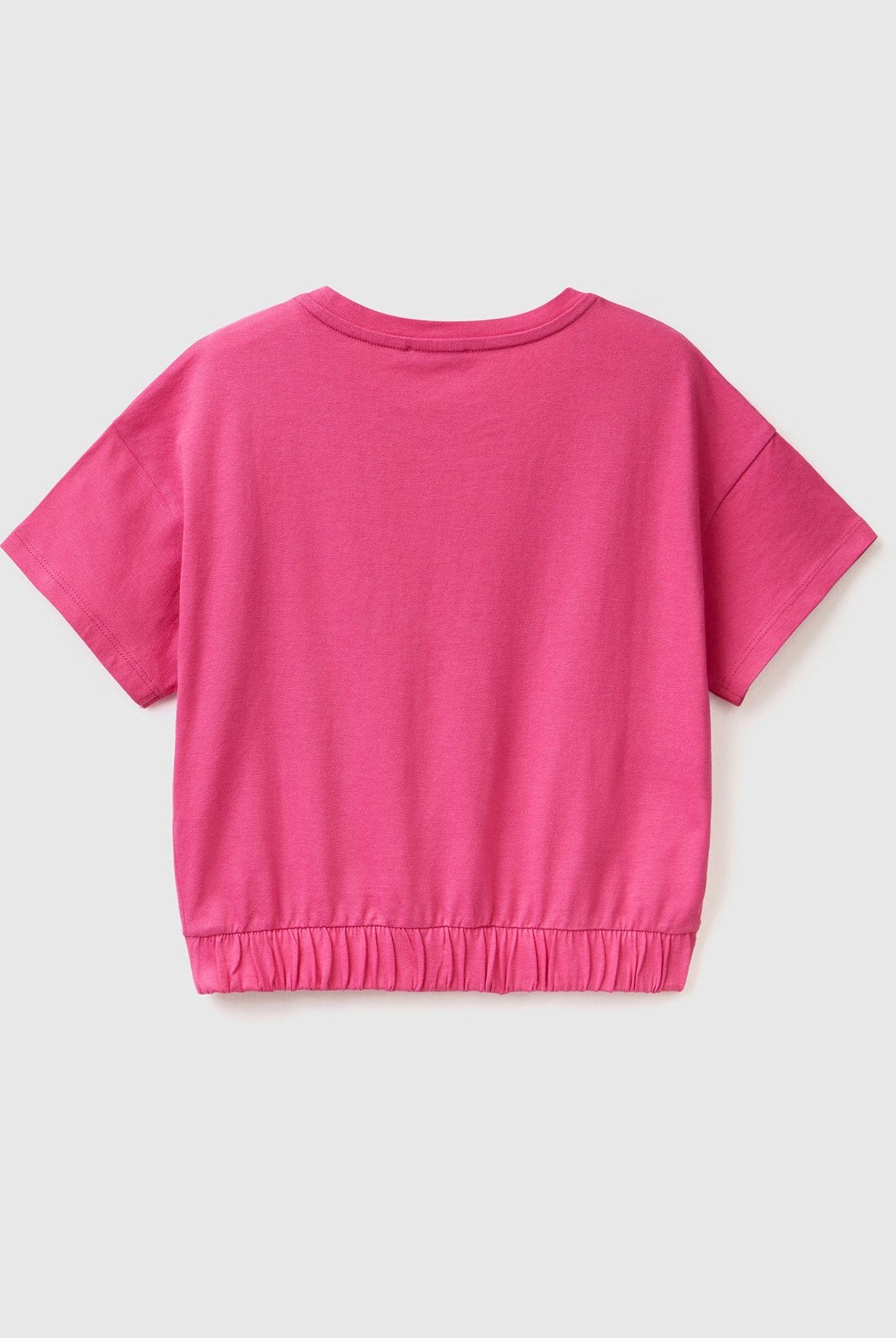 يونايتد كولورز اوف بينيتون تي شيرت بطبعة ولمعان مطاط من أسفل نص كم أطفالي