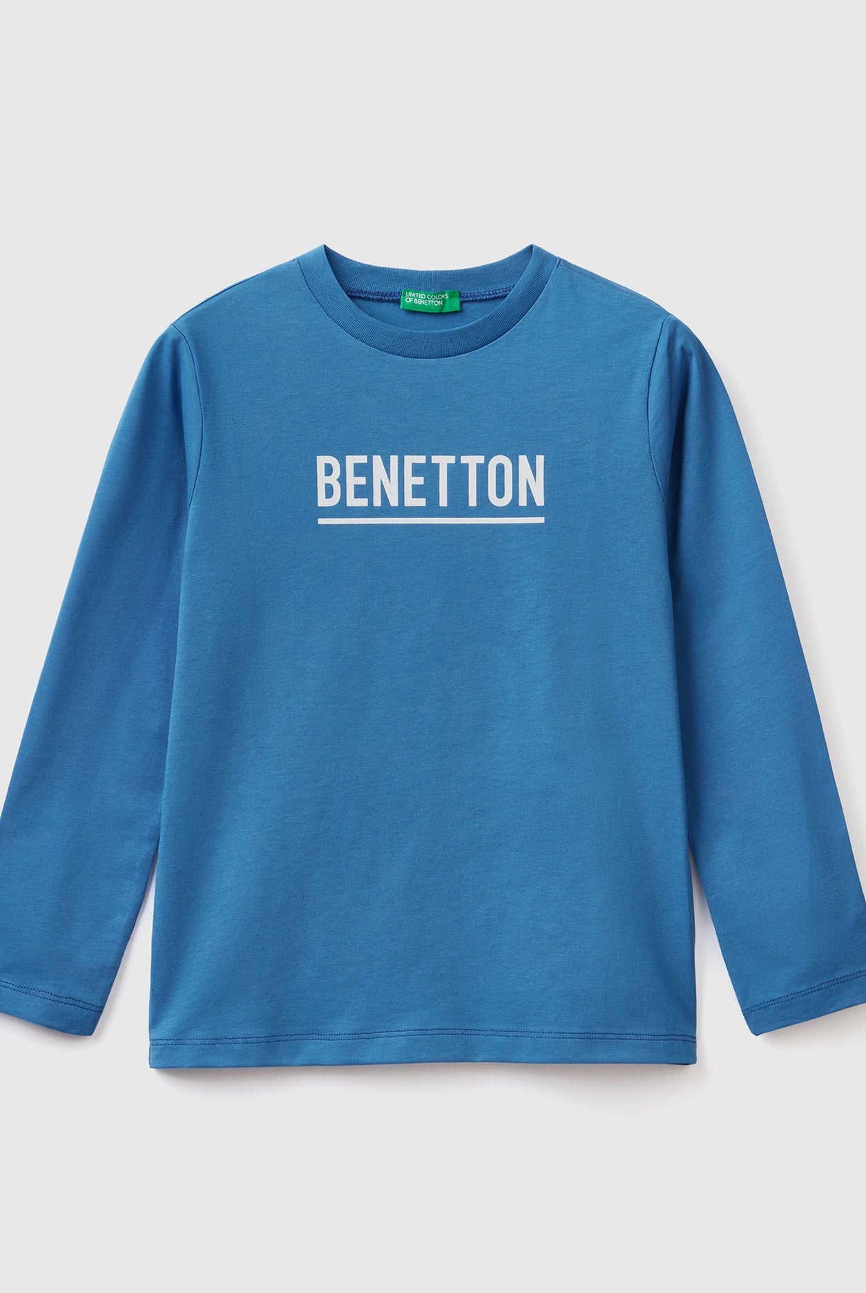 يونايتد كولورز اوف بينيتون تيشيرت بأكمام طويلة مع شعار أطفالي