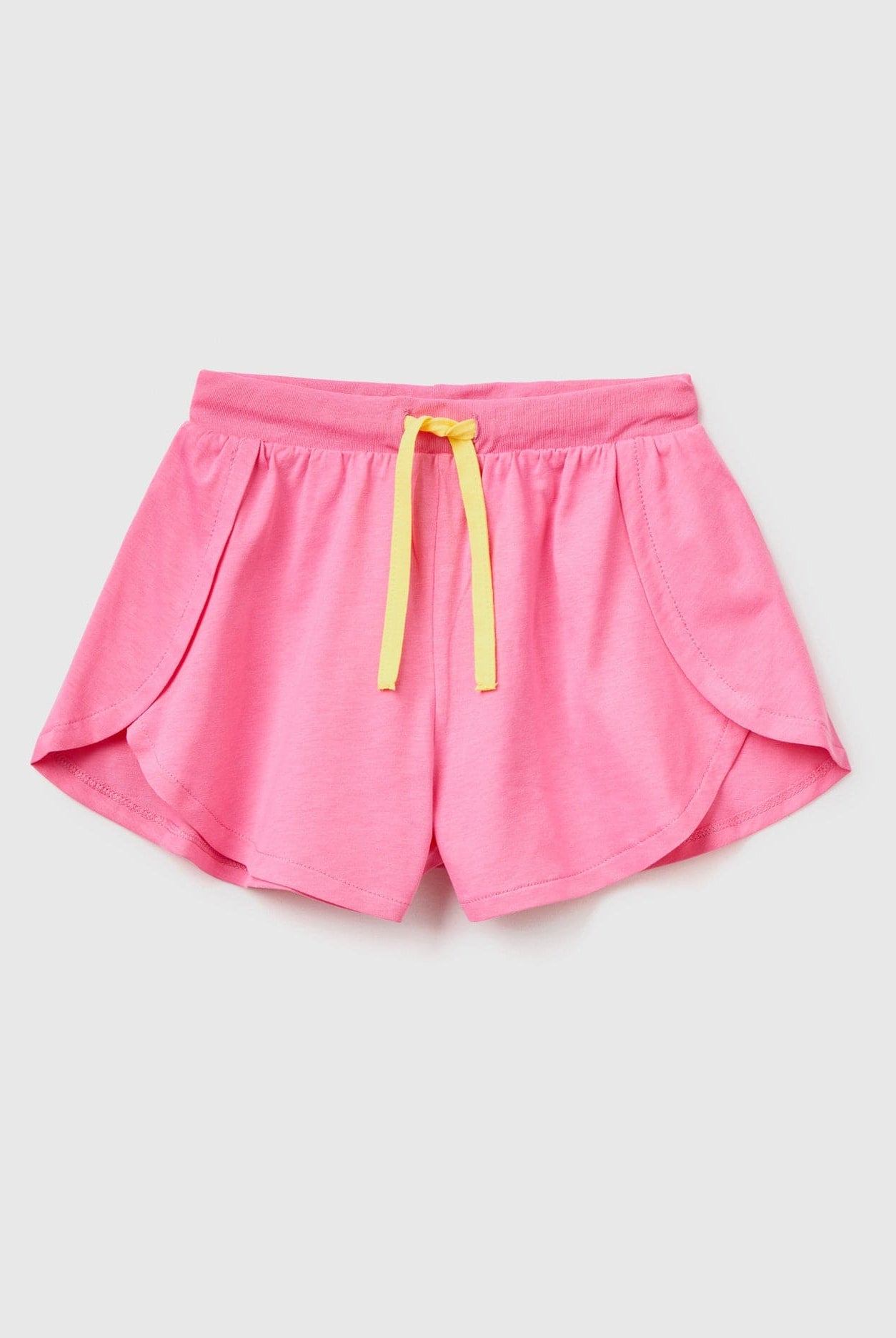 يونايتد كولورز اوف بينيتون شورت رياضي برباط وردي بناتي