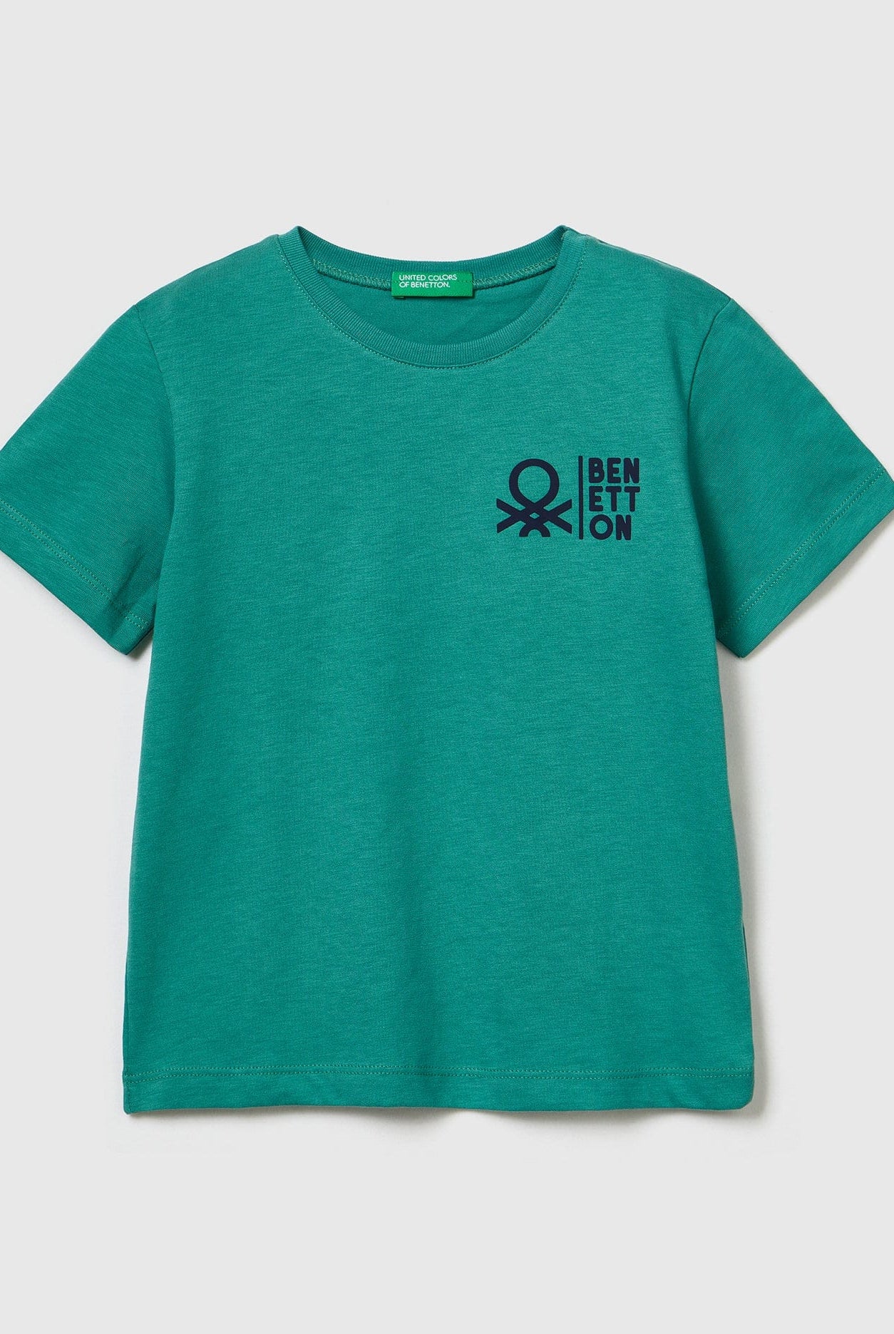 يونايتد كولورز اوف بينيتون تيشيرت قطن بنسبة 100% مع شعار أطفالي