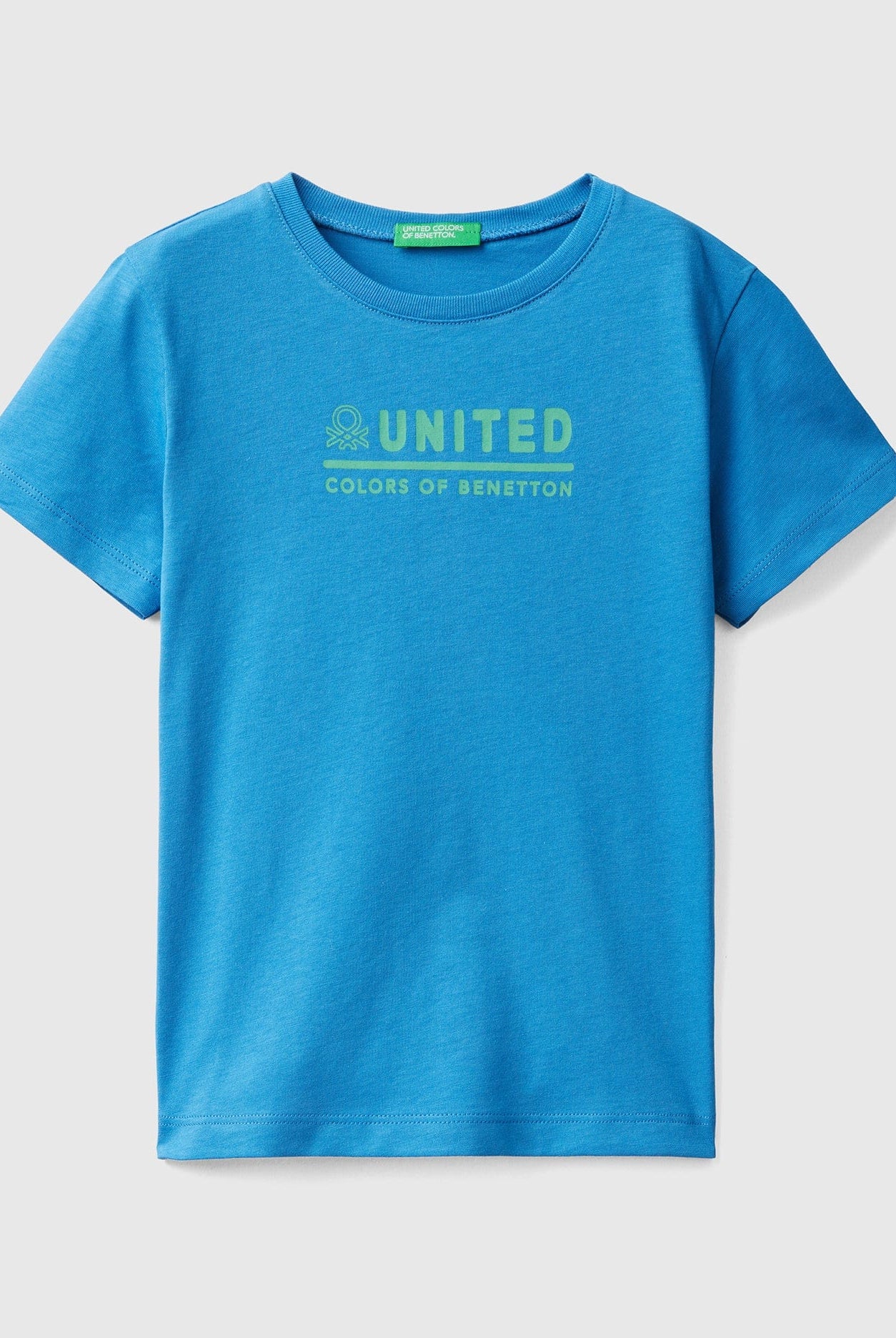 يونايتد كولورز اوف بينيتون تيشيرت قطن بنسبة 100% مع شعار أطفالي