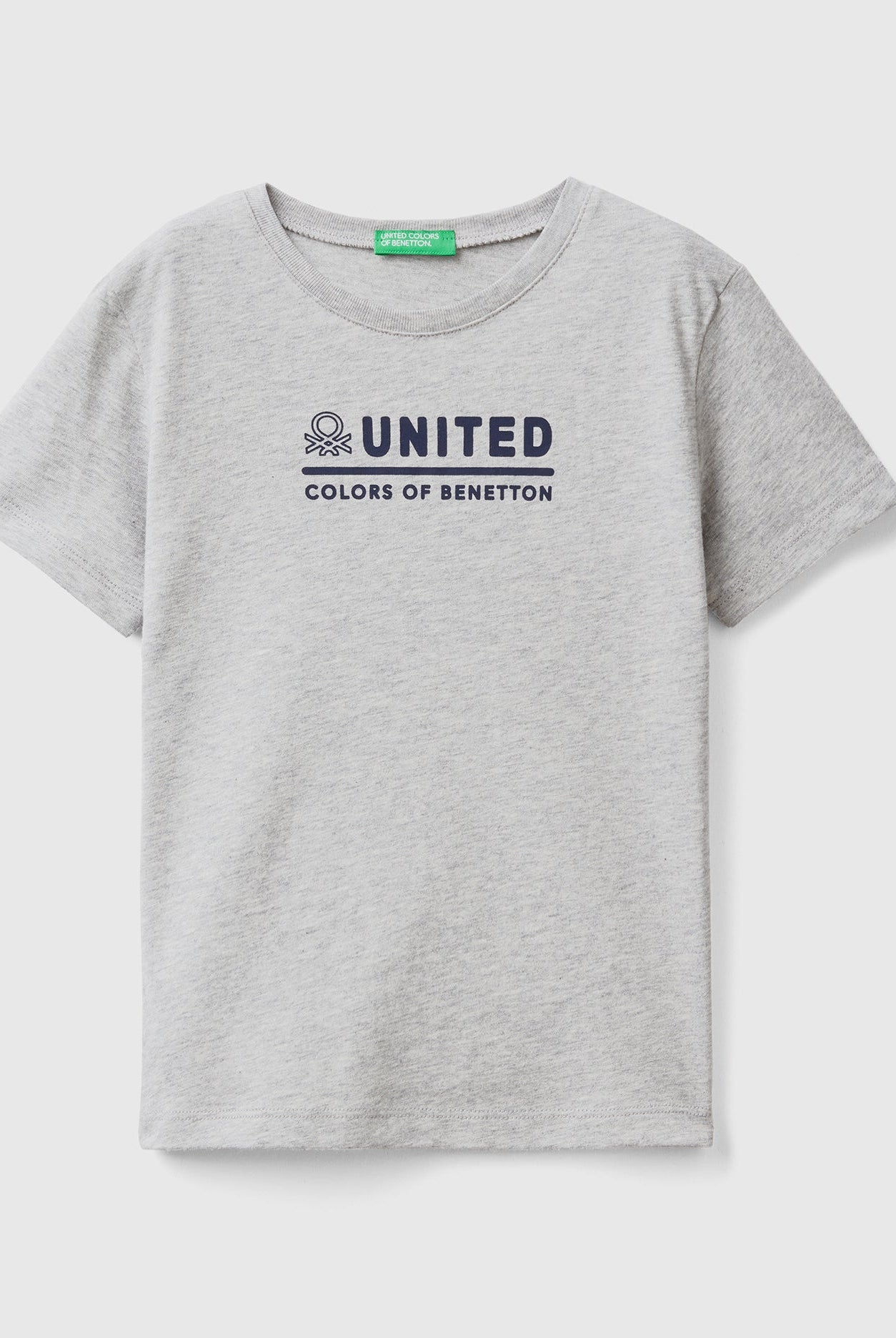 يونايتد كولورز اوف بينيتون تيشيرت قطن بنسبة 100% مع شعار أطفالي