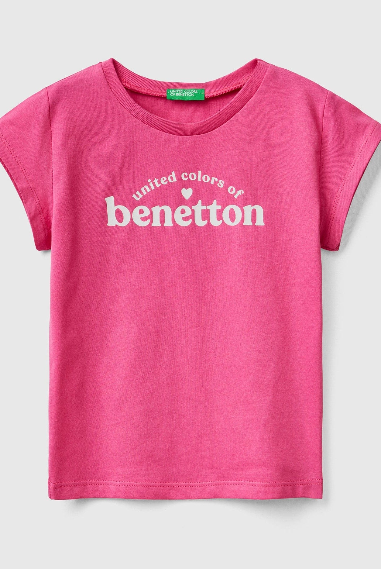 يونايتد كولورز اوف بينيتون تيشيرت قطن بنسبة 100% مع شعار بناتي