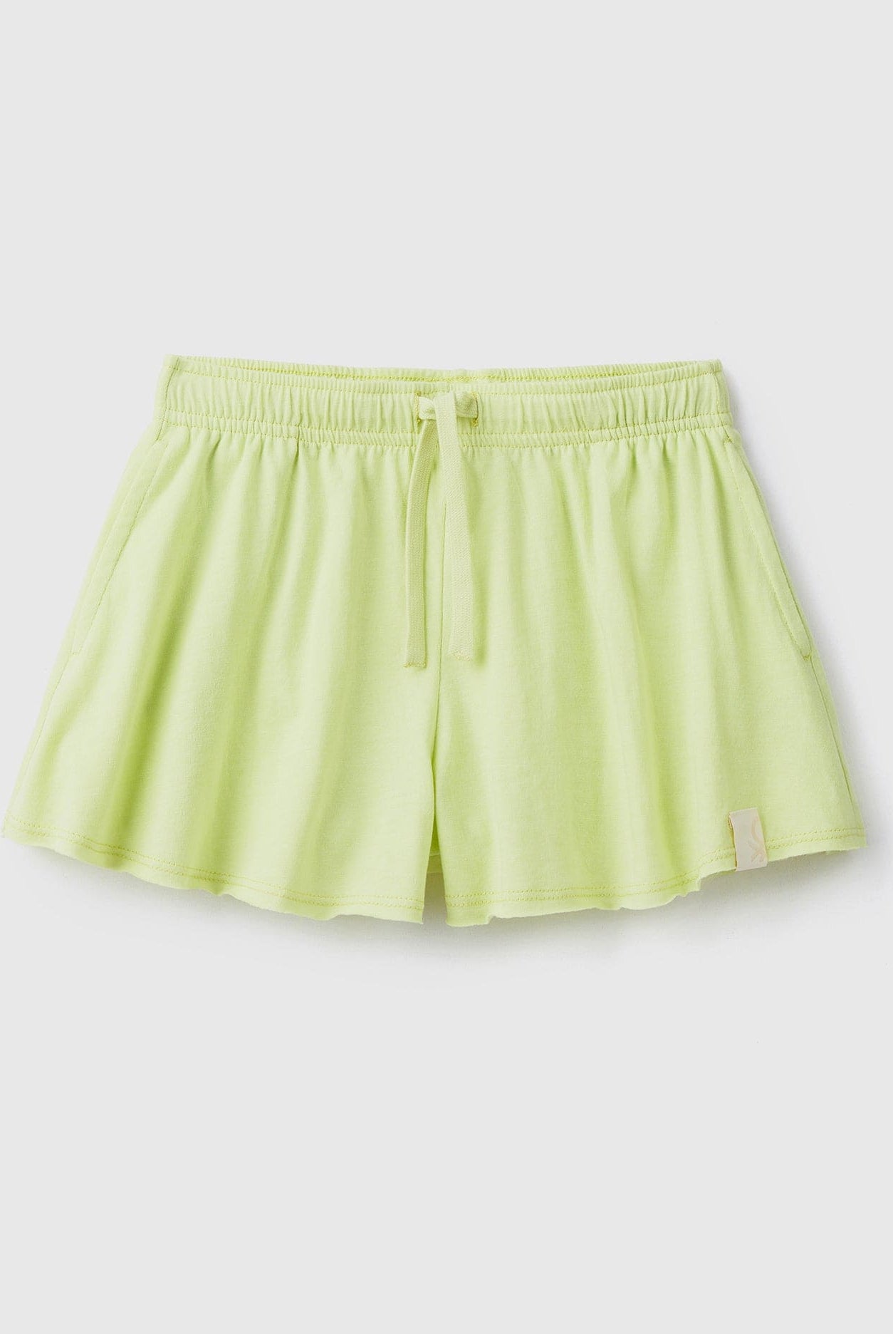 يونايتد كولورز اوف بينيتون شورت بناتي من القماش مع رباط عالخصر