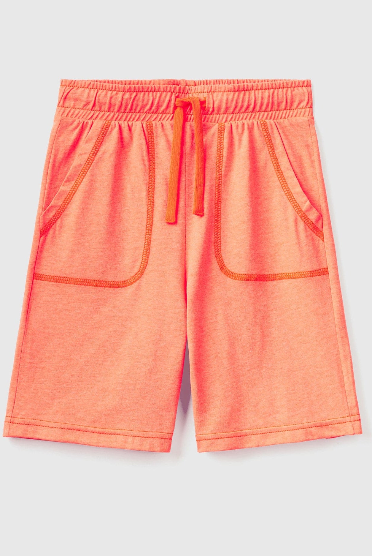 يونايتد كولورز اوف بينيتون برمودا ولادي من القماش المعاد تدويره بجيب