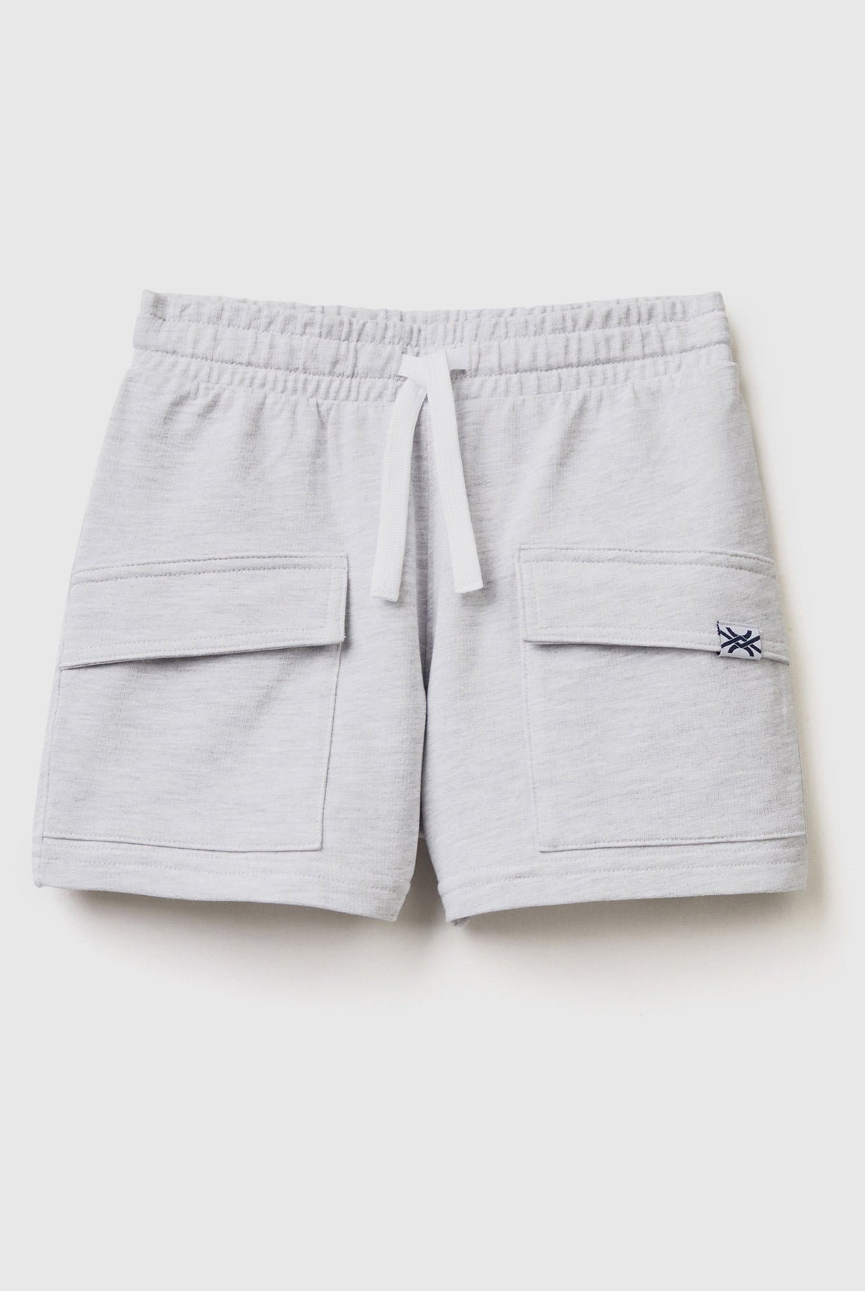 يونايتد كولورز اوف بينيتون بنطال برمودا بجيوب وبقصة واسعة برباط أطفالي