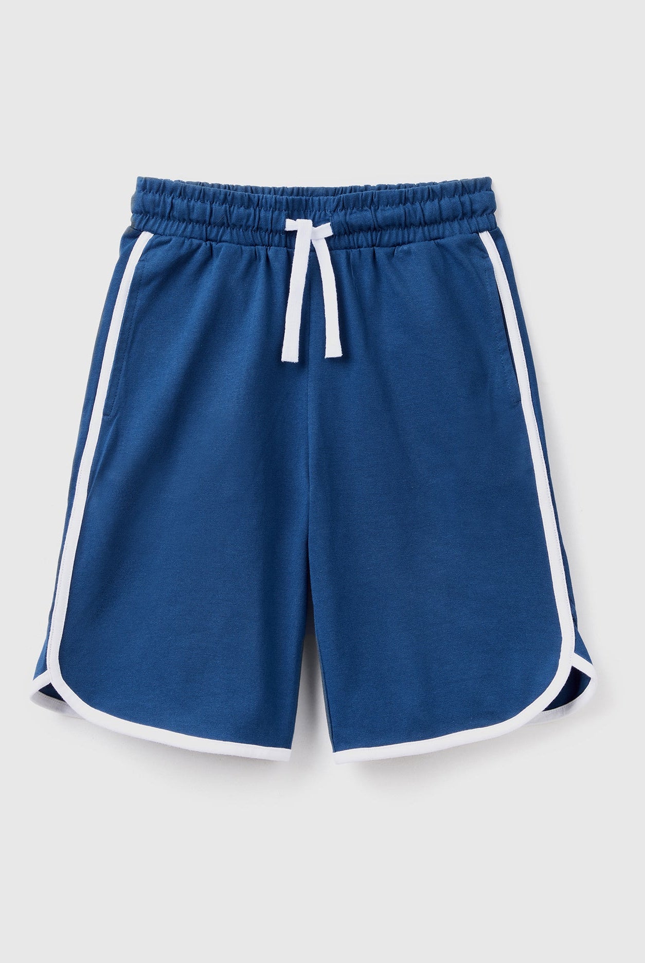 يونايتد كولورز اوف بينيتون شورت كرة السلة مع رباط أطفالي