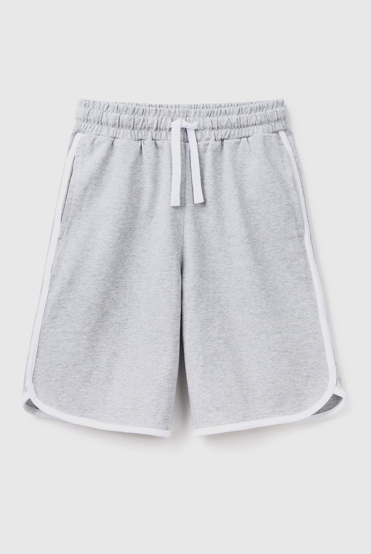 يونايتد كولورز اوف بينيتون شورت كرة السلة مع رباط أطفالي